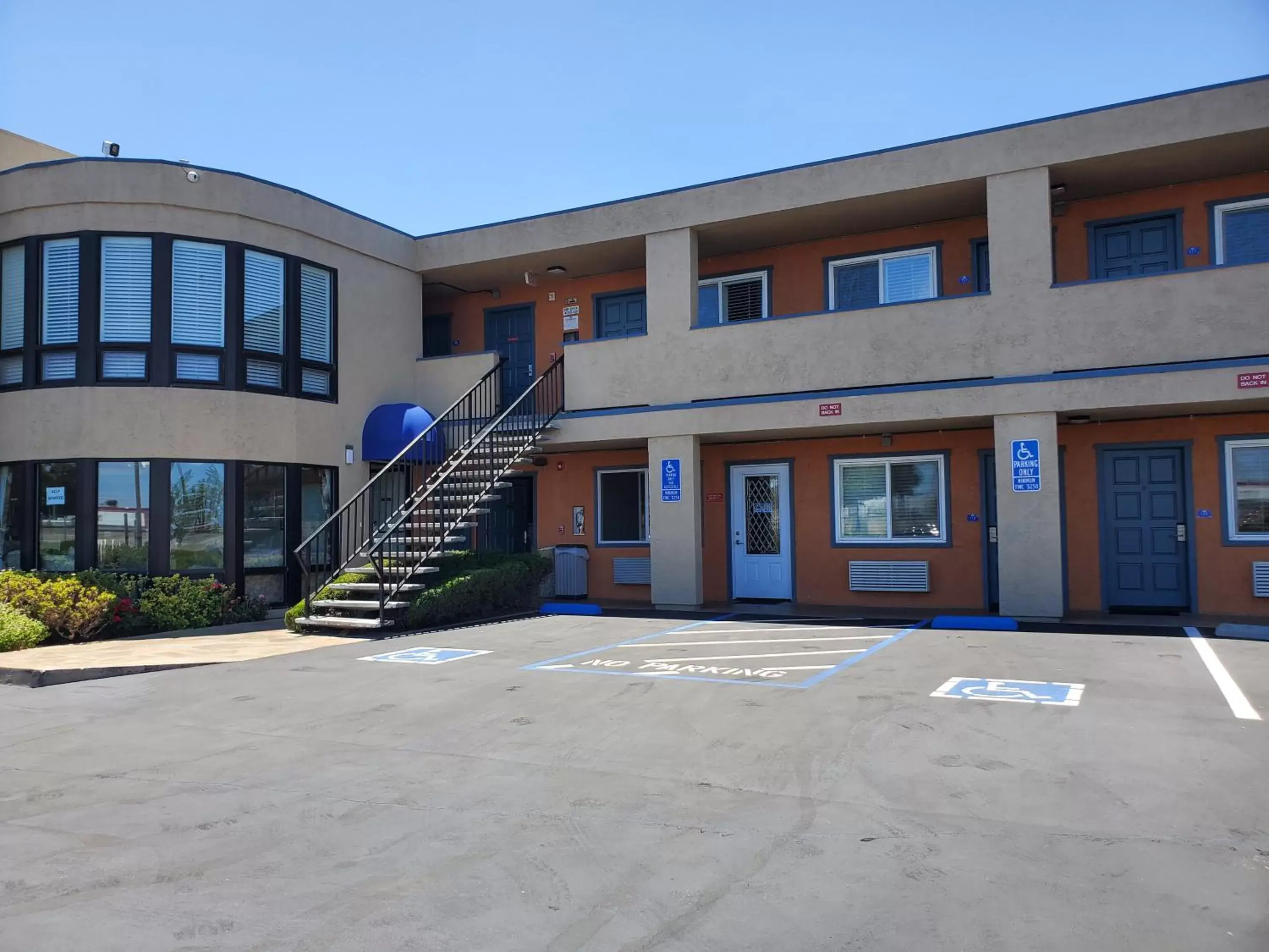 Facade/entrance, Property Building in Good Living Inn