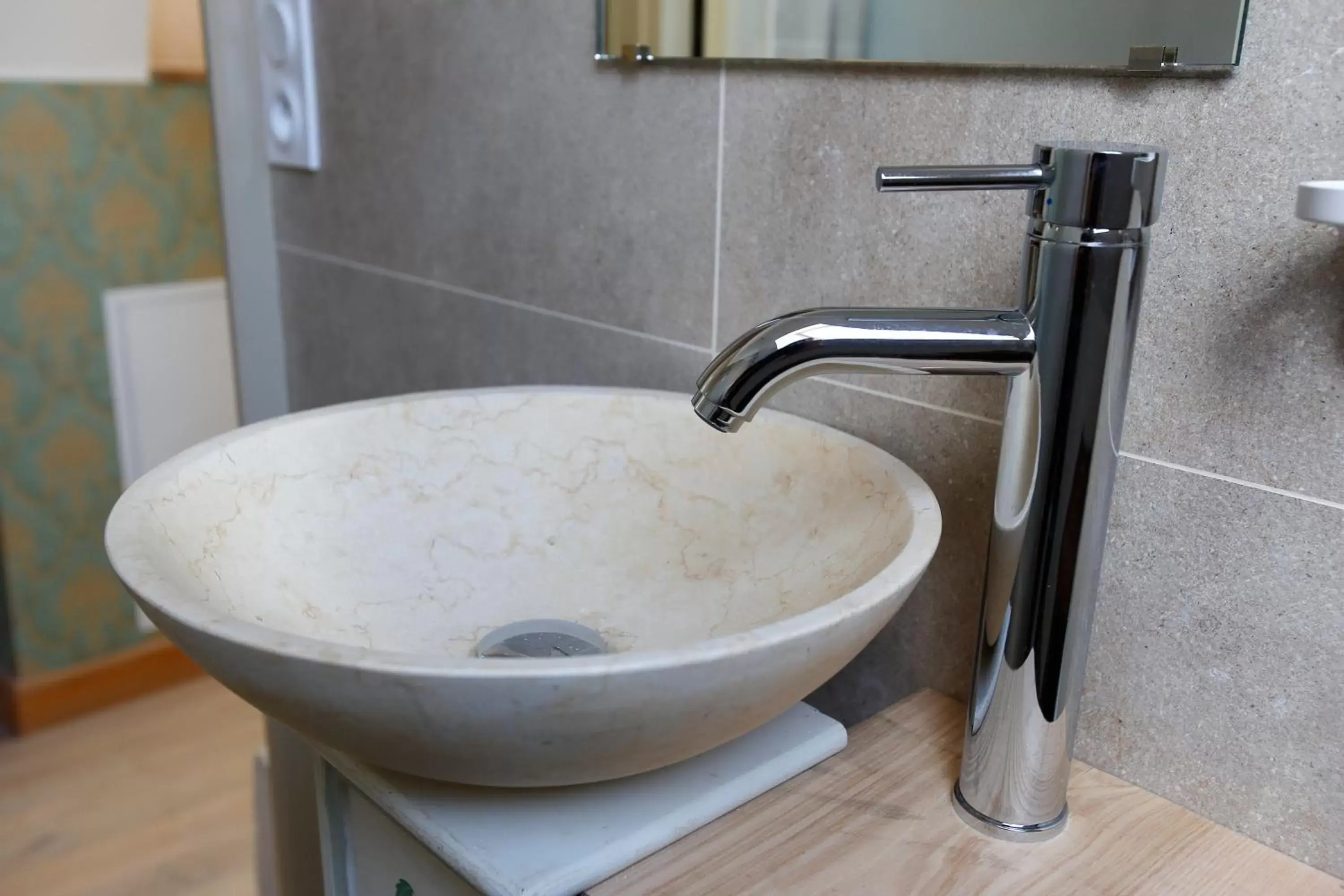 Decorative detail, Bathroom in Hotel Saint Georges