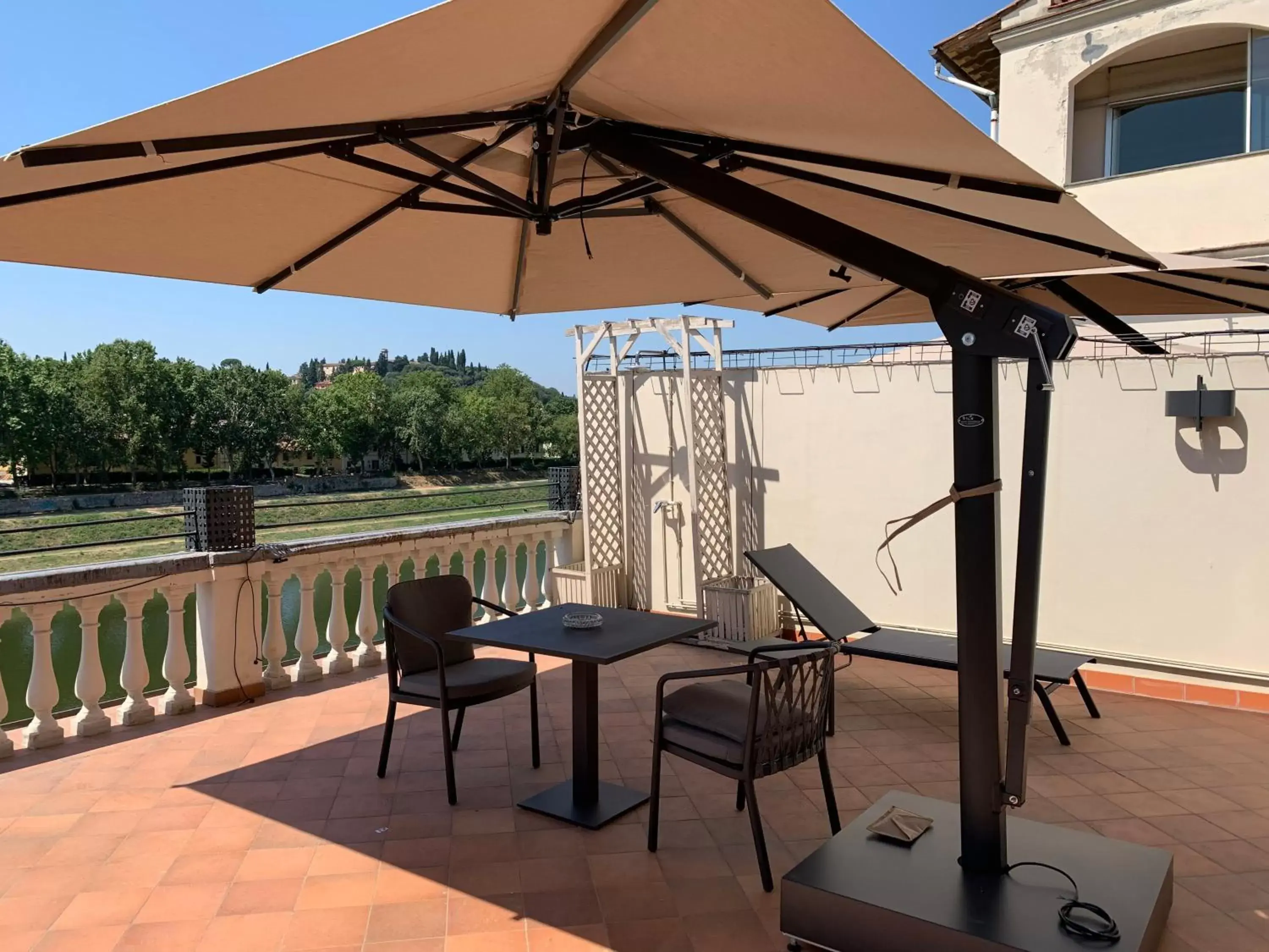 Balcony/Terrace in Hotel Lungarno Vespucci 50