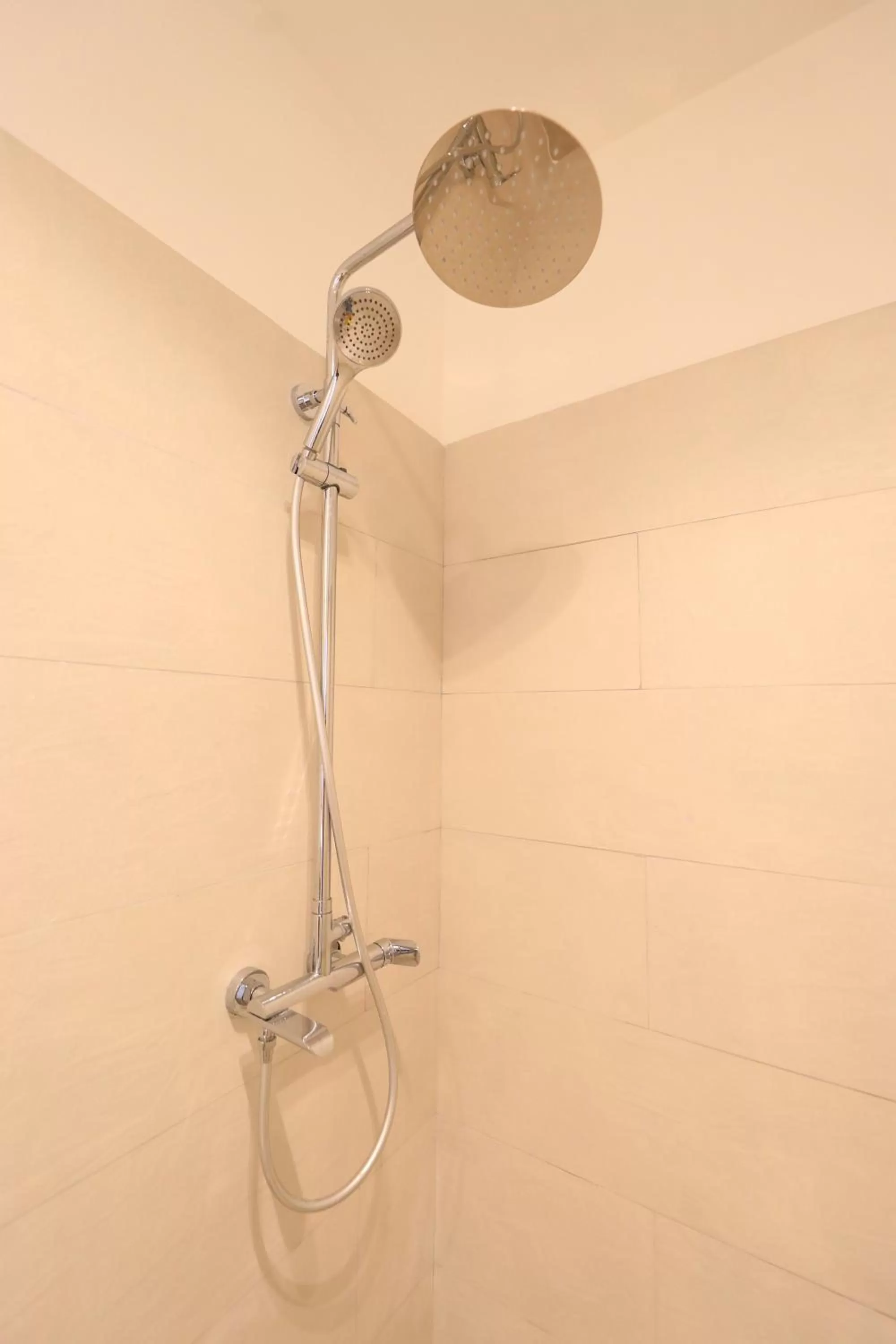 Shower in Maor Hotel