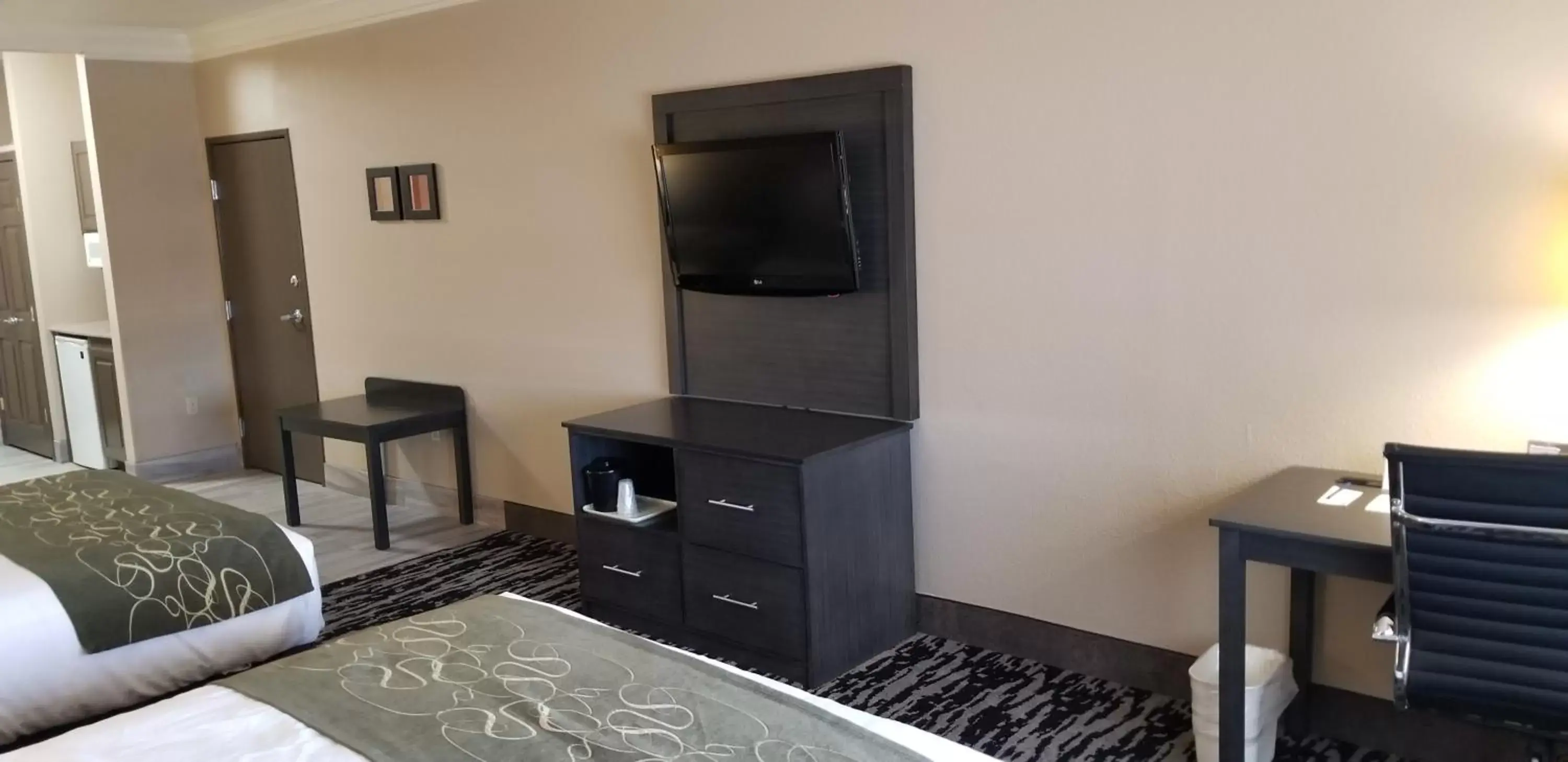Queen Suite with Two Queen Beds - Non-Smoking in Comfort Suites Kingwood Humble Houston North