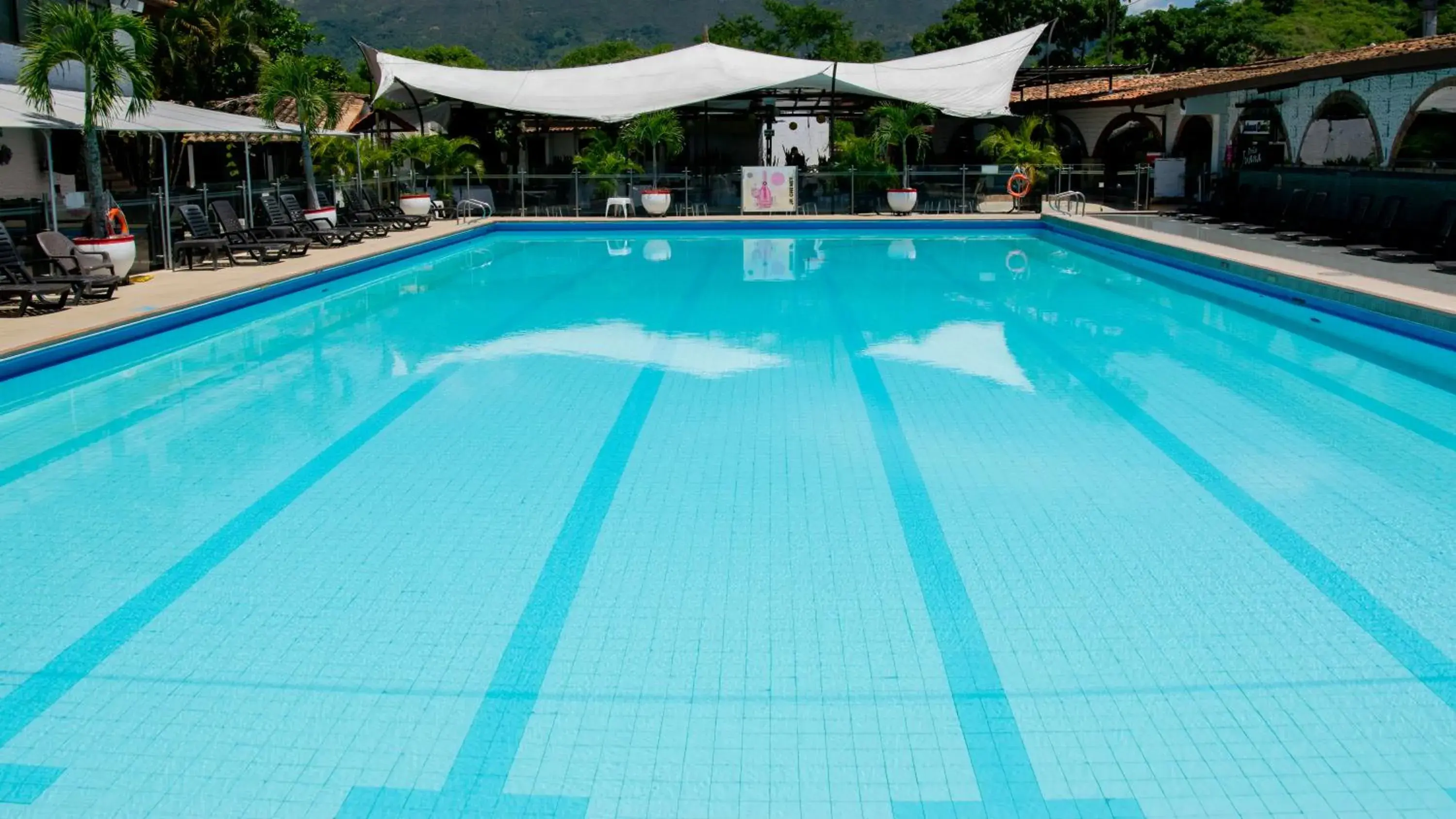 Swimming pool in Hotel San Juan Internacional Swimming pool in Hotel San Juan Internacional