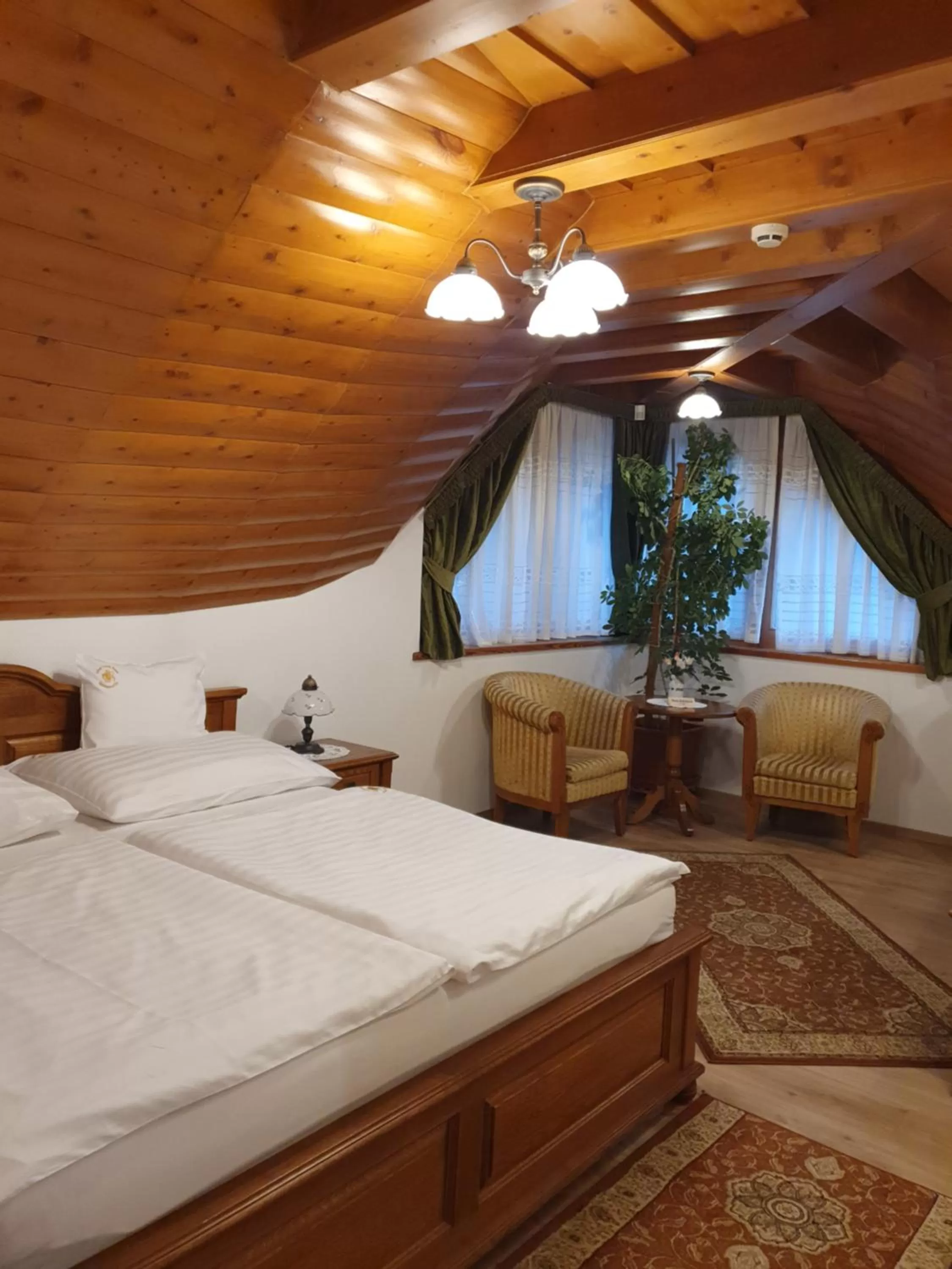 Photo of the whole room, Bed in Kulacs Csarda Panzio