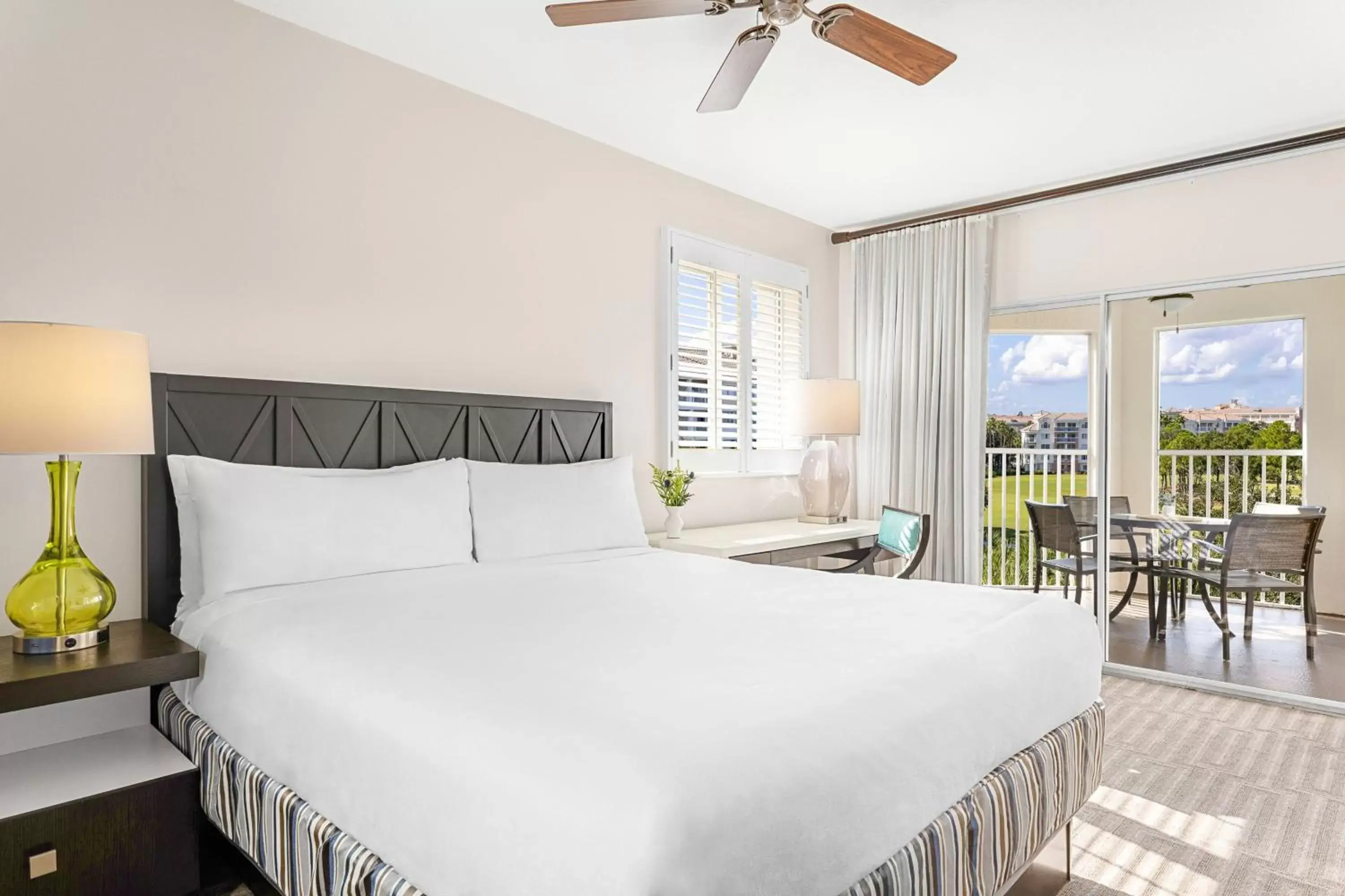 Bedroom, Bed in Marriott's Grande Vista
