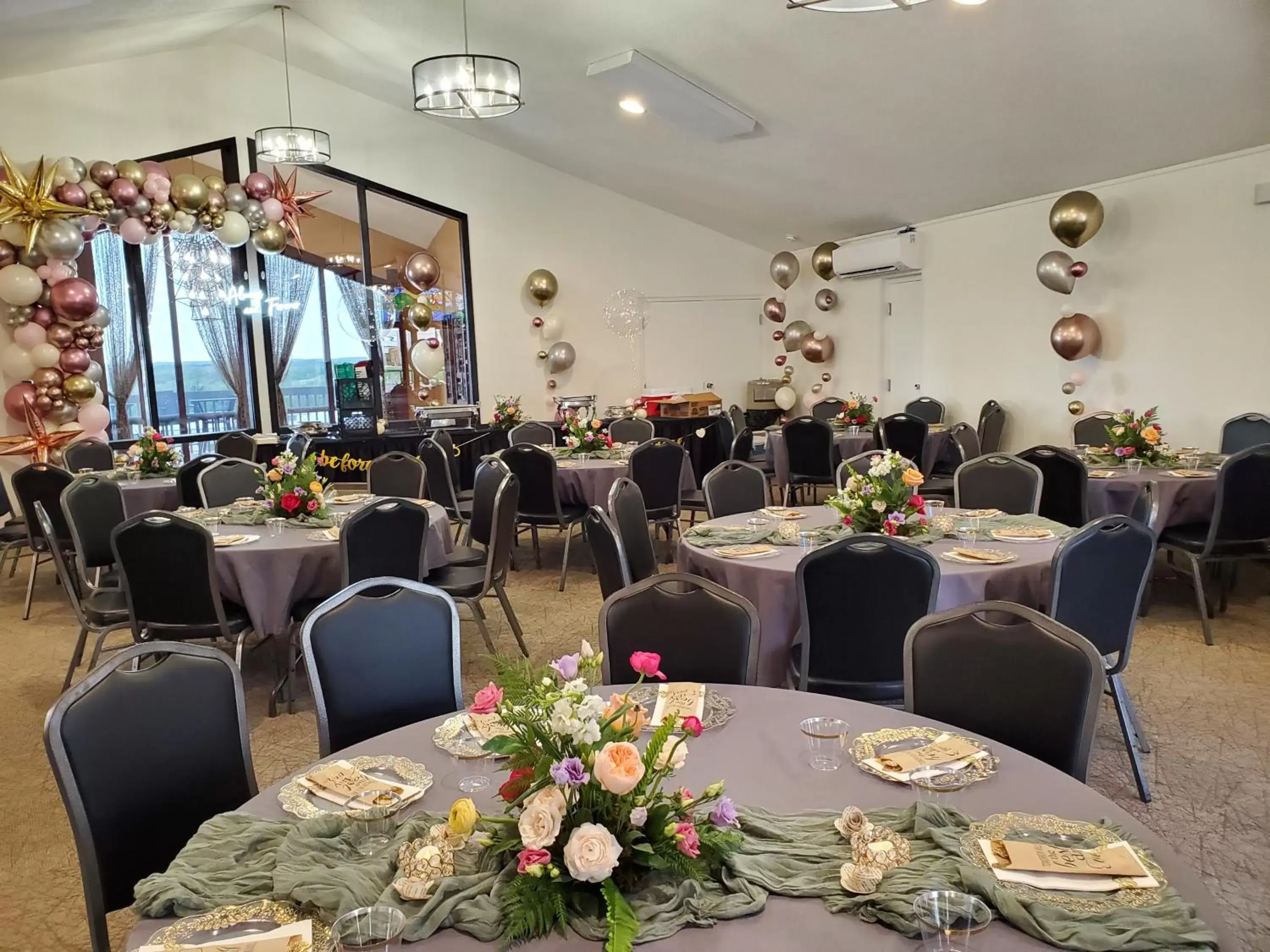 Banquet/Function facilities, Restaurant/Places to Eat in PINEMARK Inn Suites Events