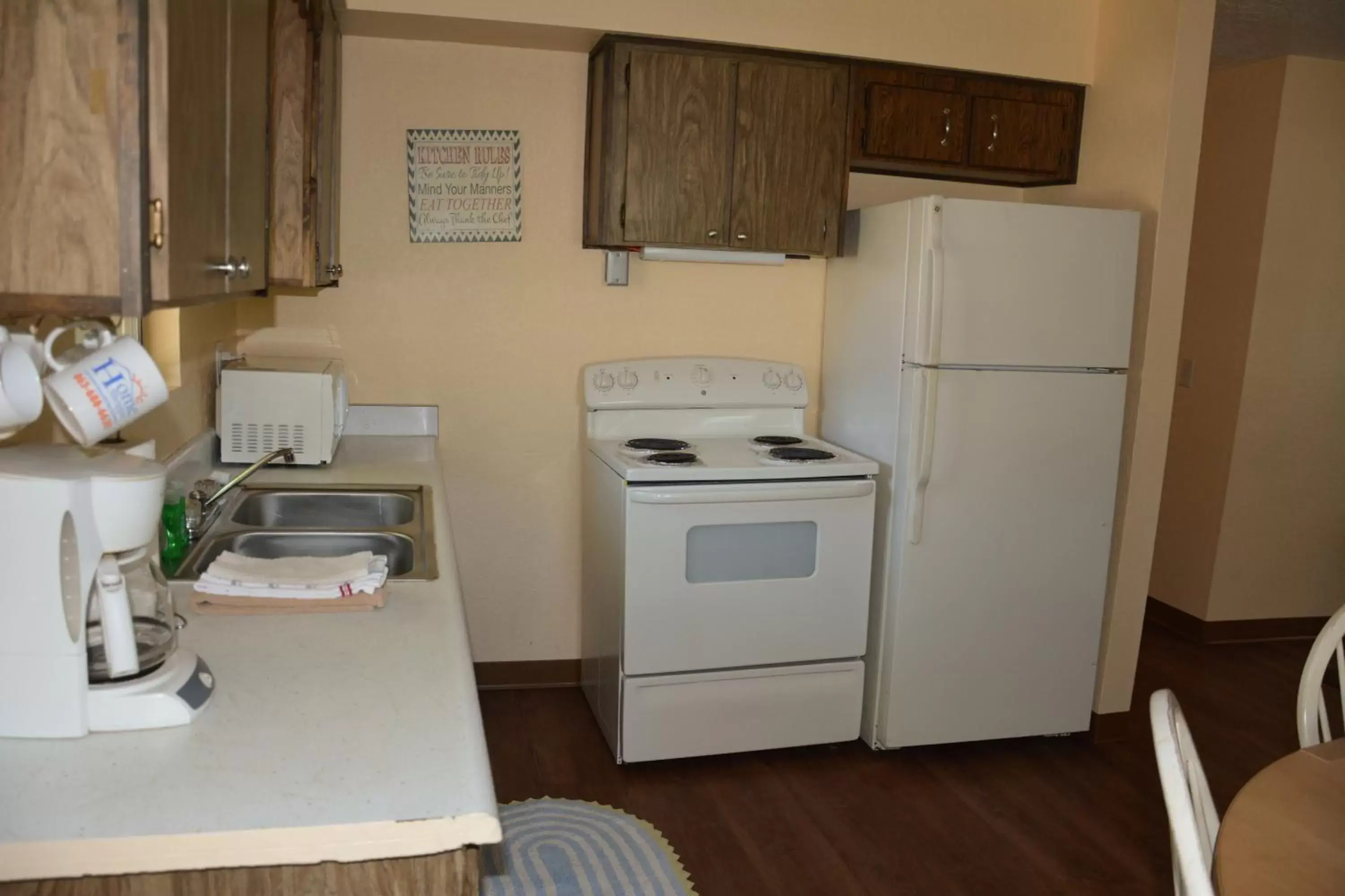 Kitchen/Kitchenette in Camp Mack, A Guy Harvey Lodge