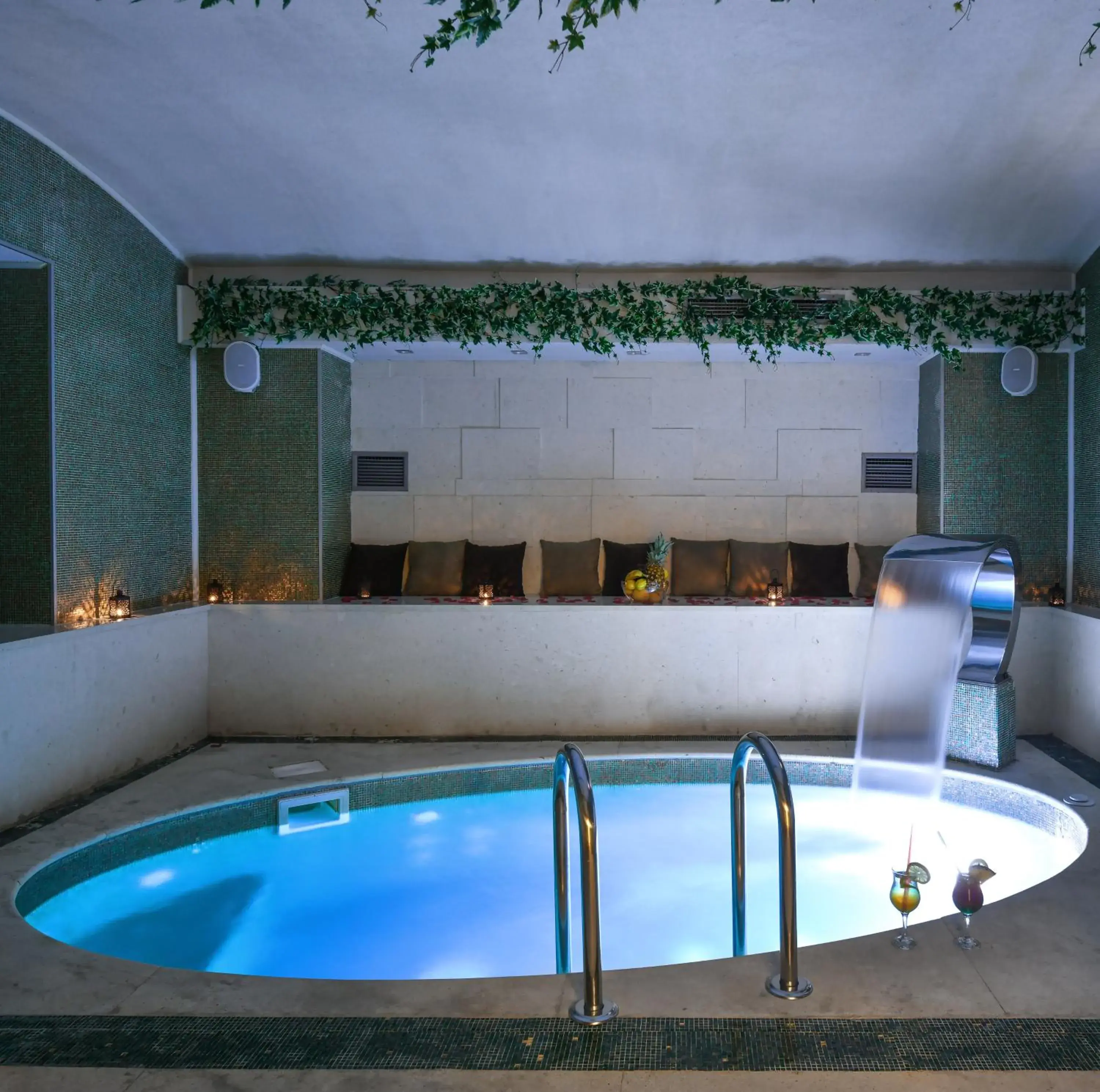 Spa and wellness centre/facilities, Swimming Pool in Heritage Hotel Krone