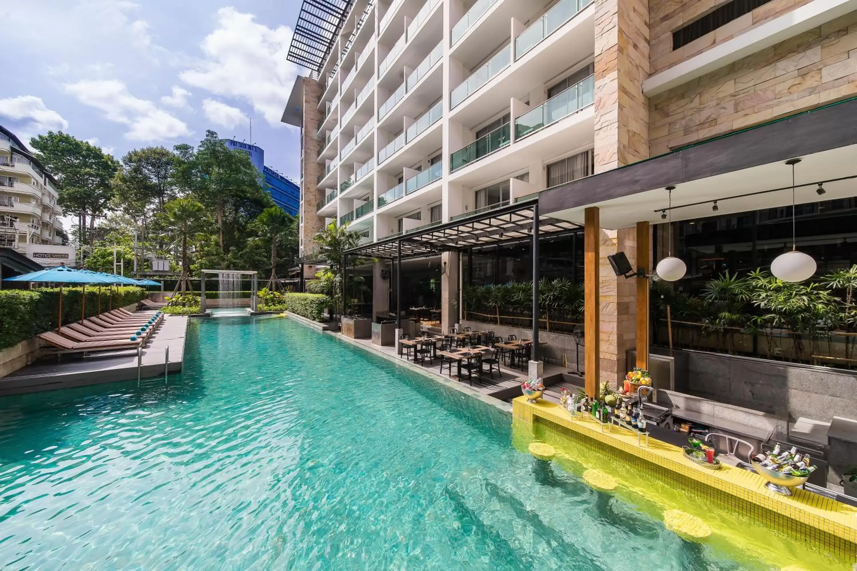 Swimming Pool in Hotel Vista