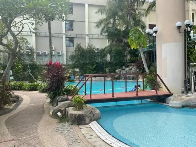 Swimming Pool in Seaview Suite at Rainbow Paradise
