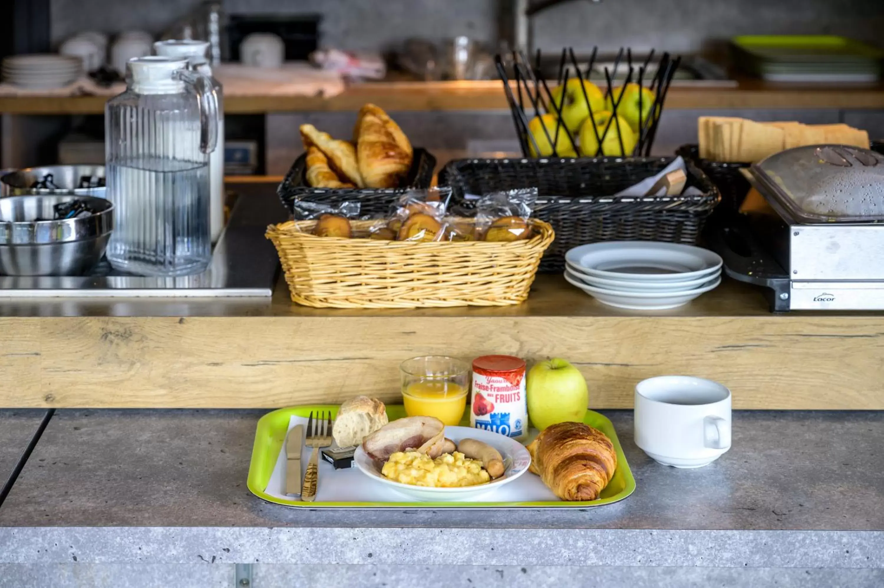 Buffet breakfast, Breakfast in B&B HOTEL Châteauroux A20 L'Occitane