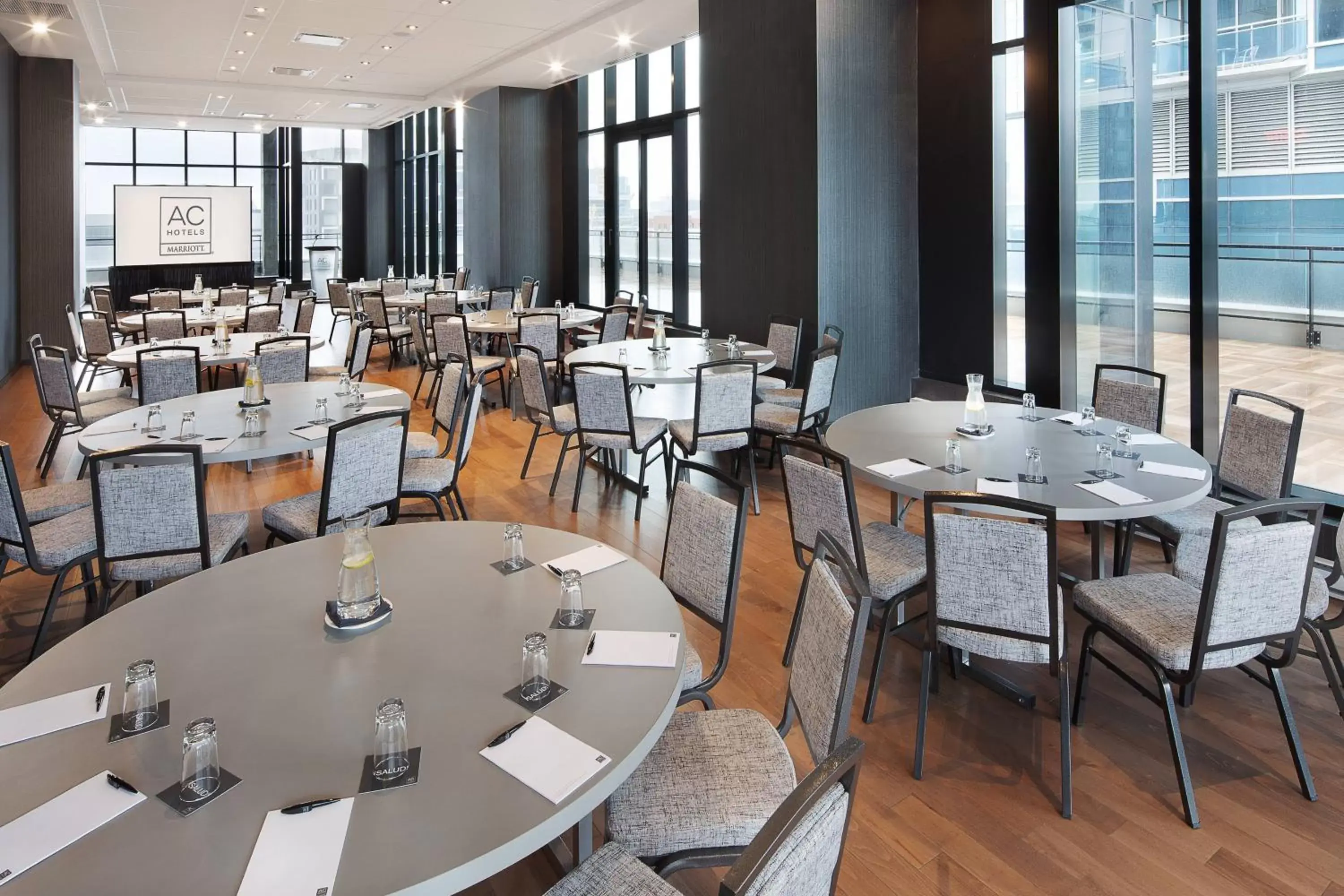 Meeting/conference room, Restaurant/Places to Eat in AC Hotel by Marriott Montreal Downtown