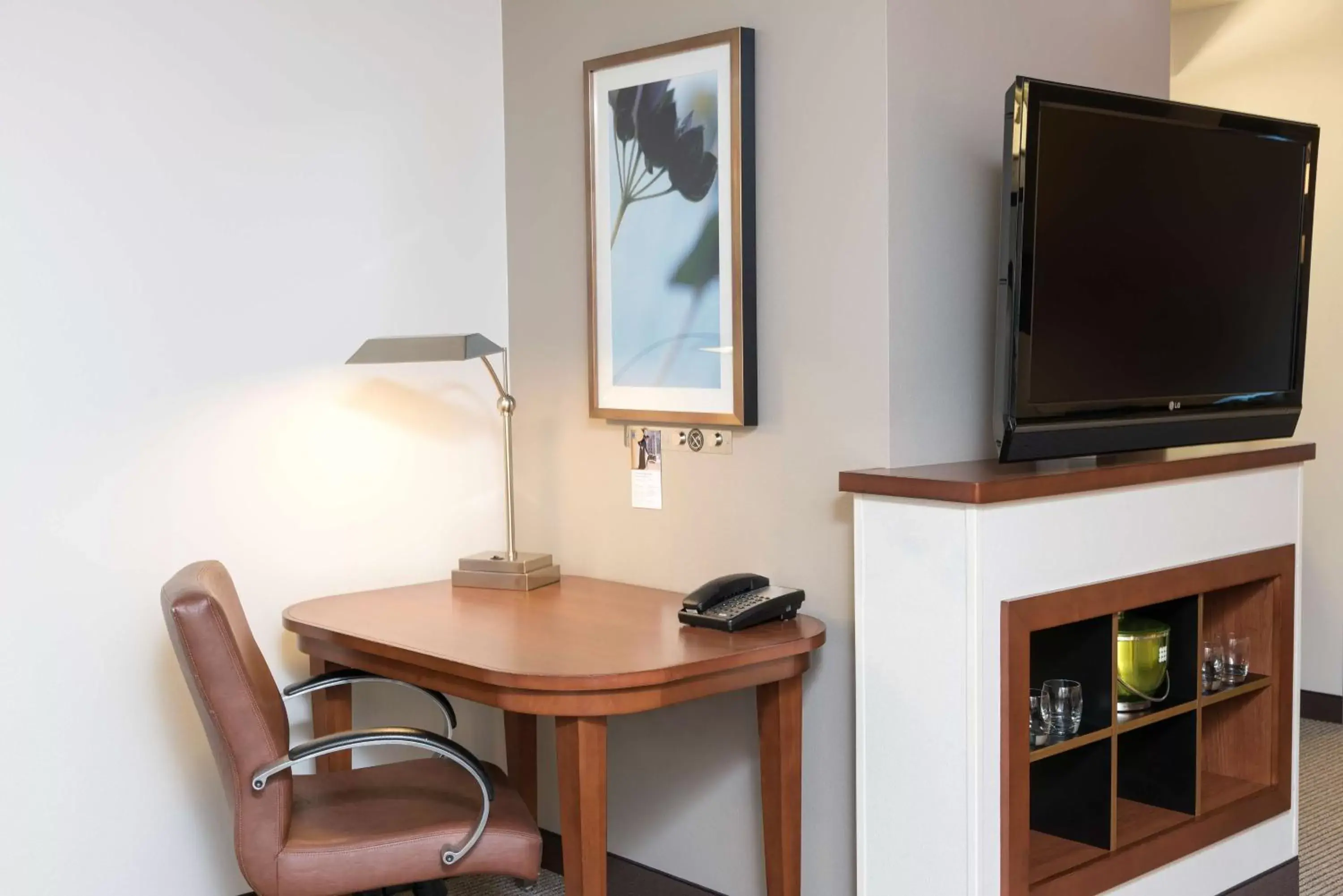 Photo of the whole room, TV/Entertainment Center in Hyatt Place Sarasota/Bradenton