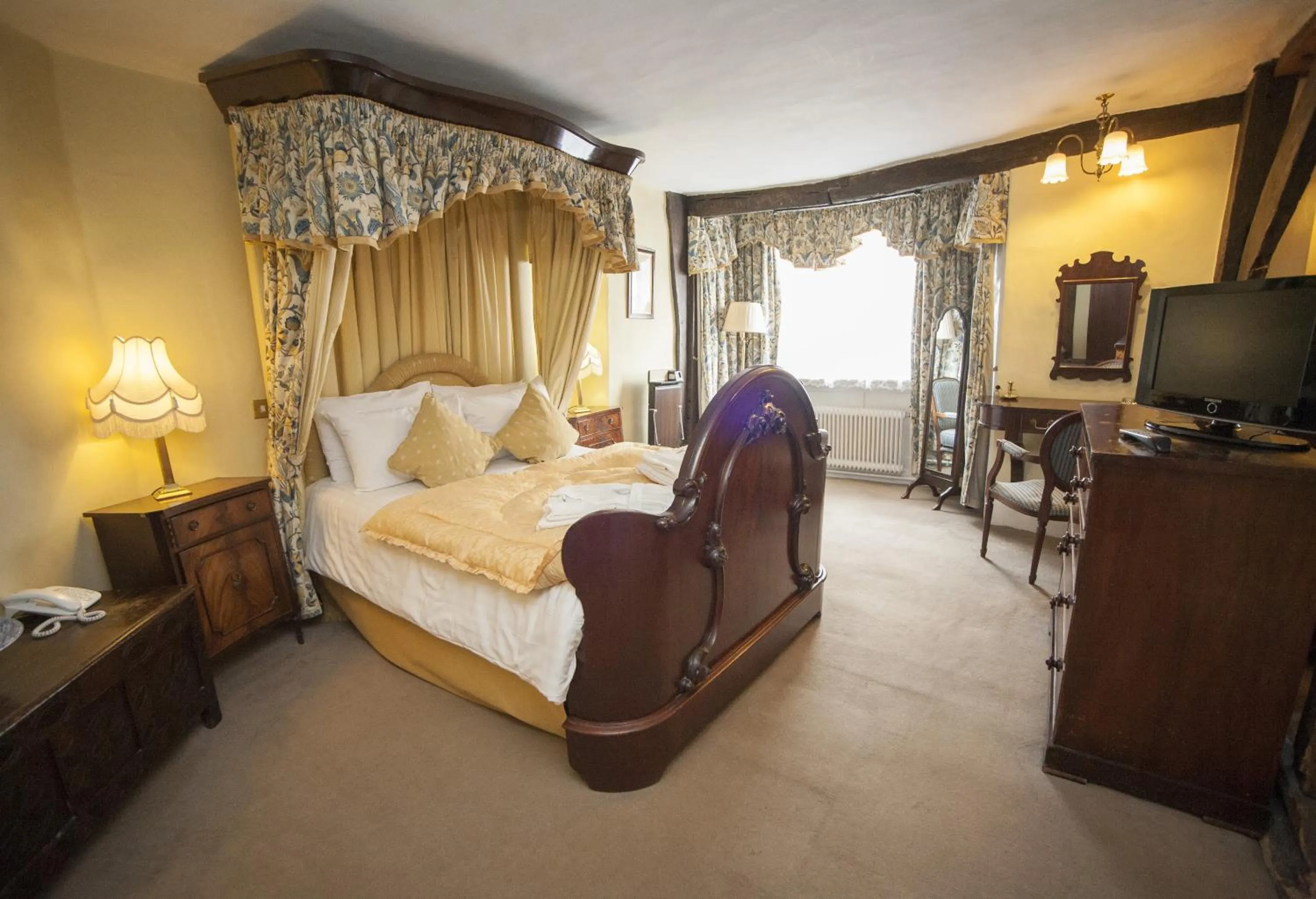 Photo of the whole room, Bed in The Lion Hotel Shrewsbury