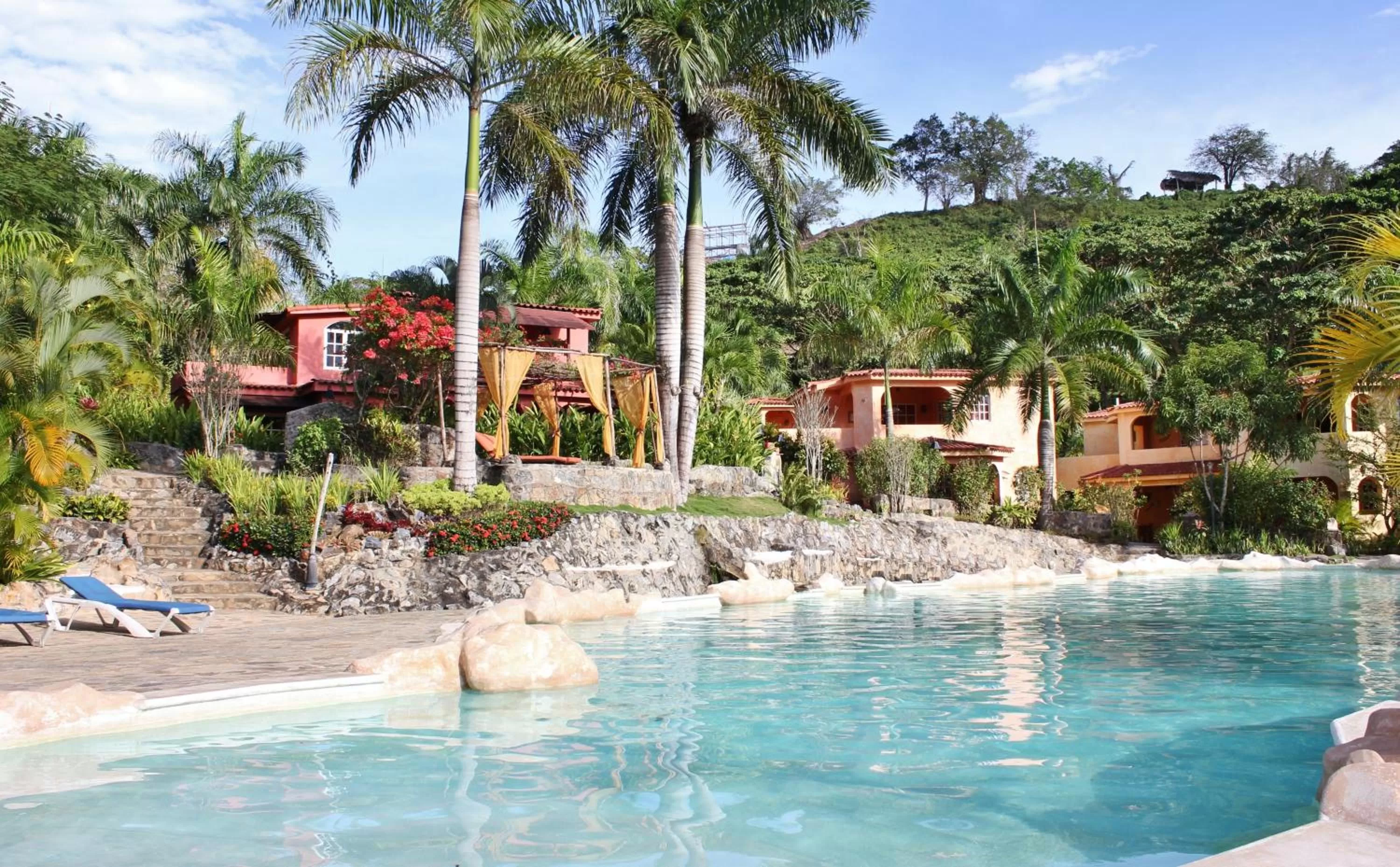 Day, Swimming Pool in Hotel - Residencial Madrugada