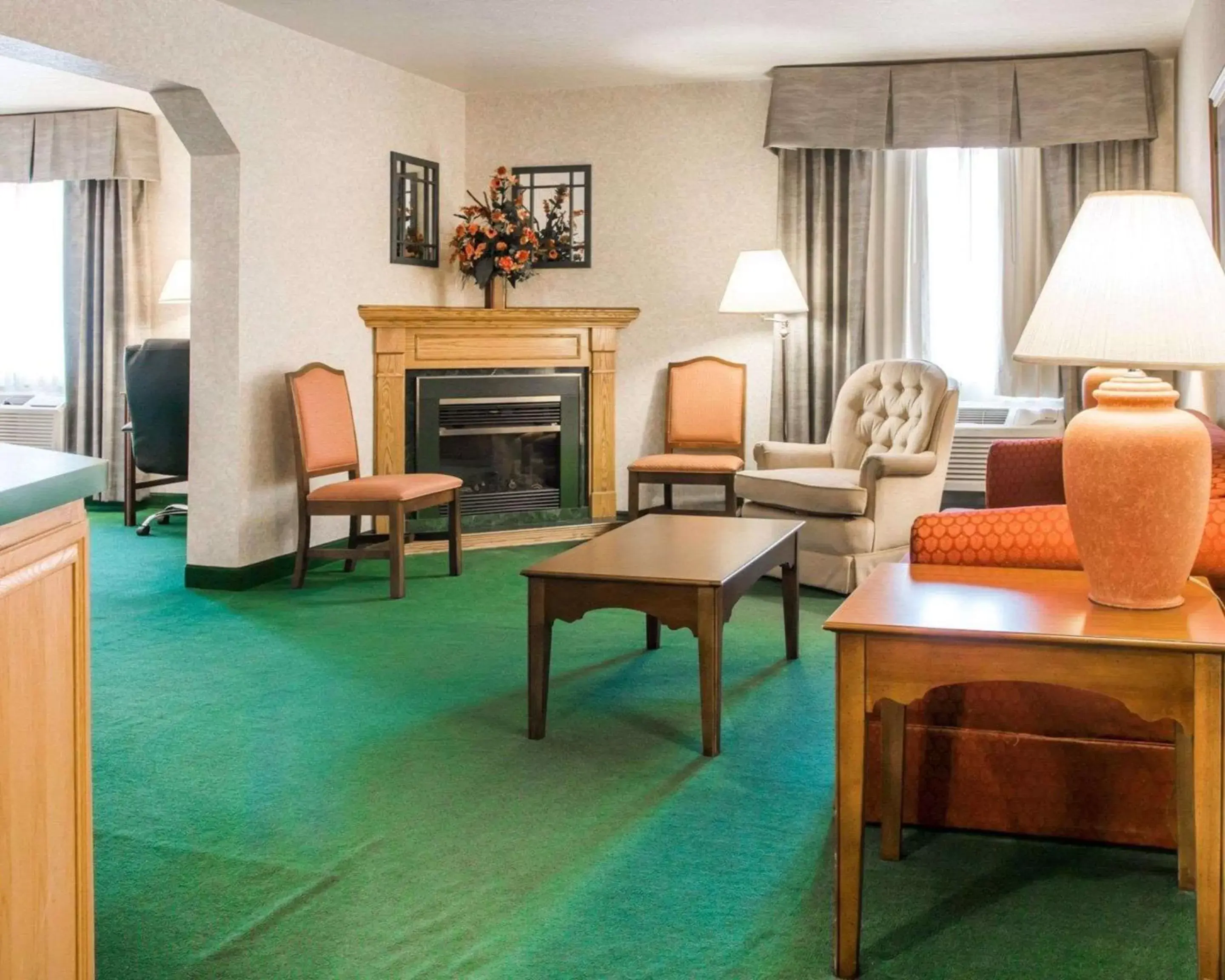 Photo of the whole room, Seating Area in Quality Inn & Suites Next to the Casino