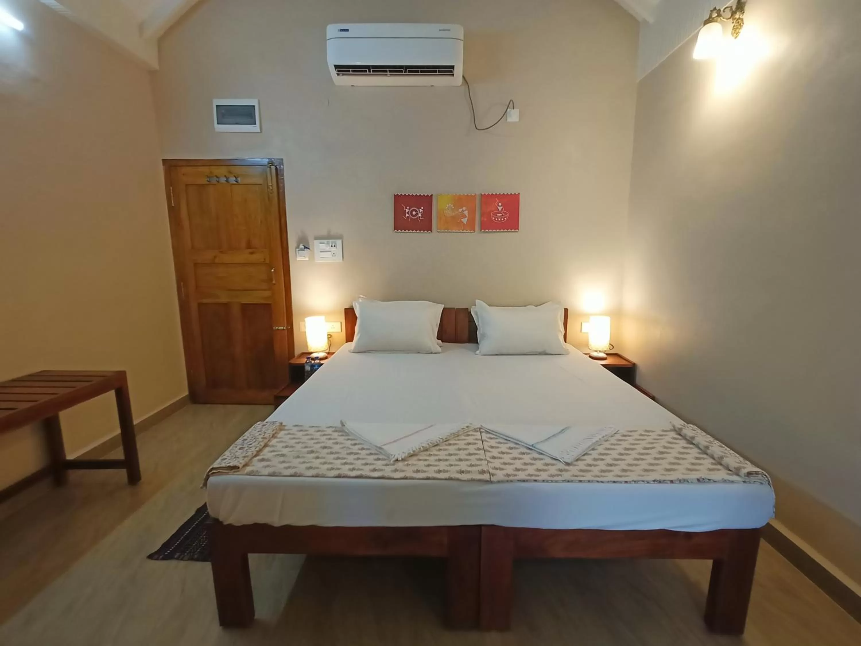 Bed in OmBodhi Retreat