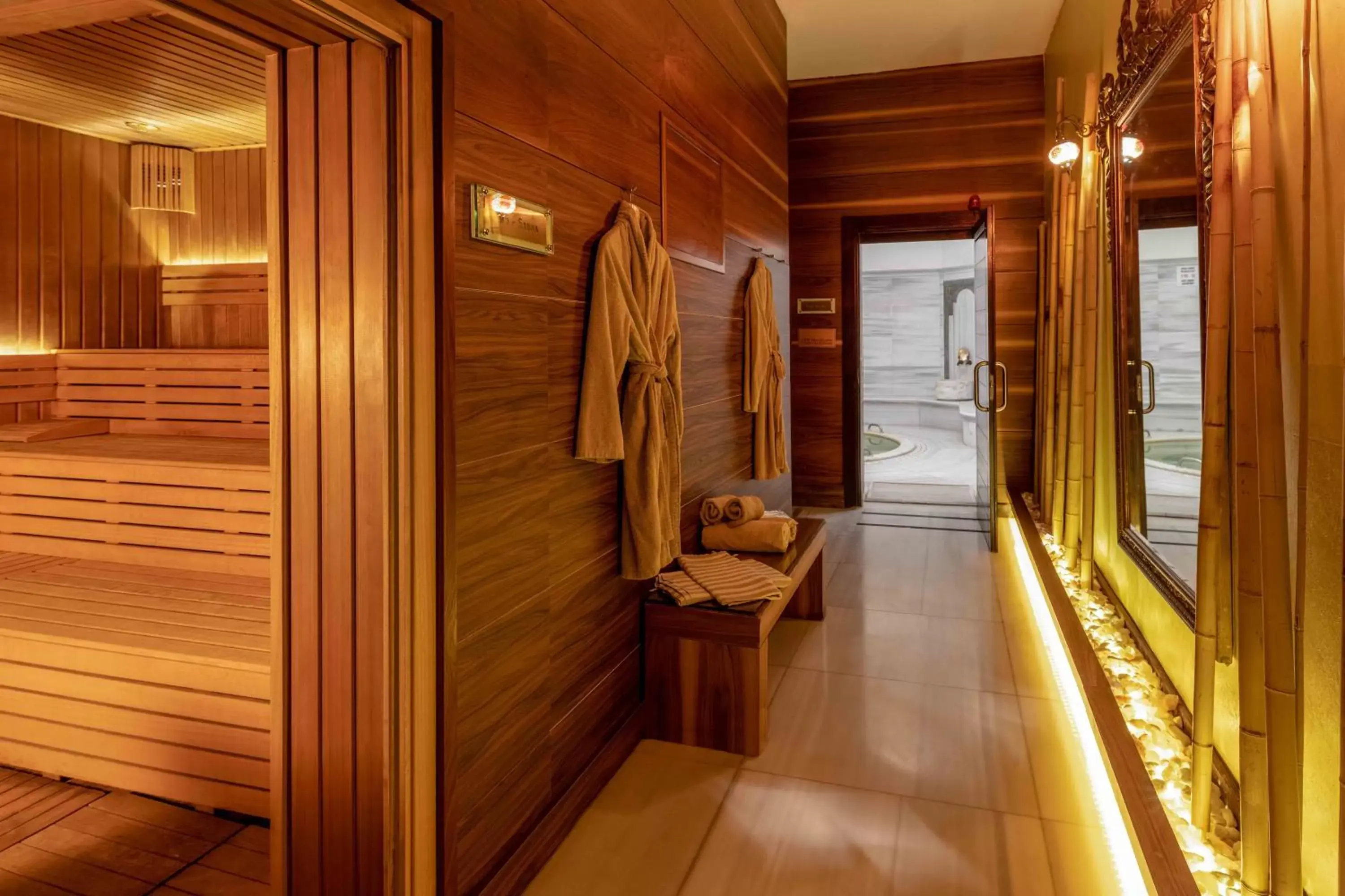 Sauna in Hotel Çelik Palas Convention Center & Thermal SPA