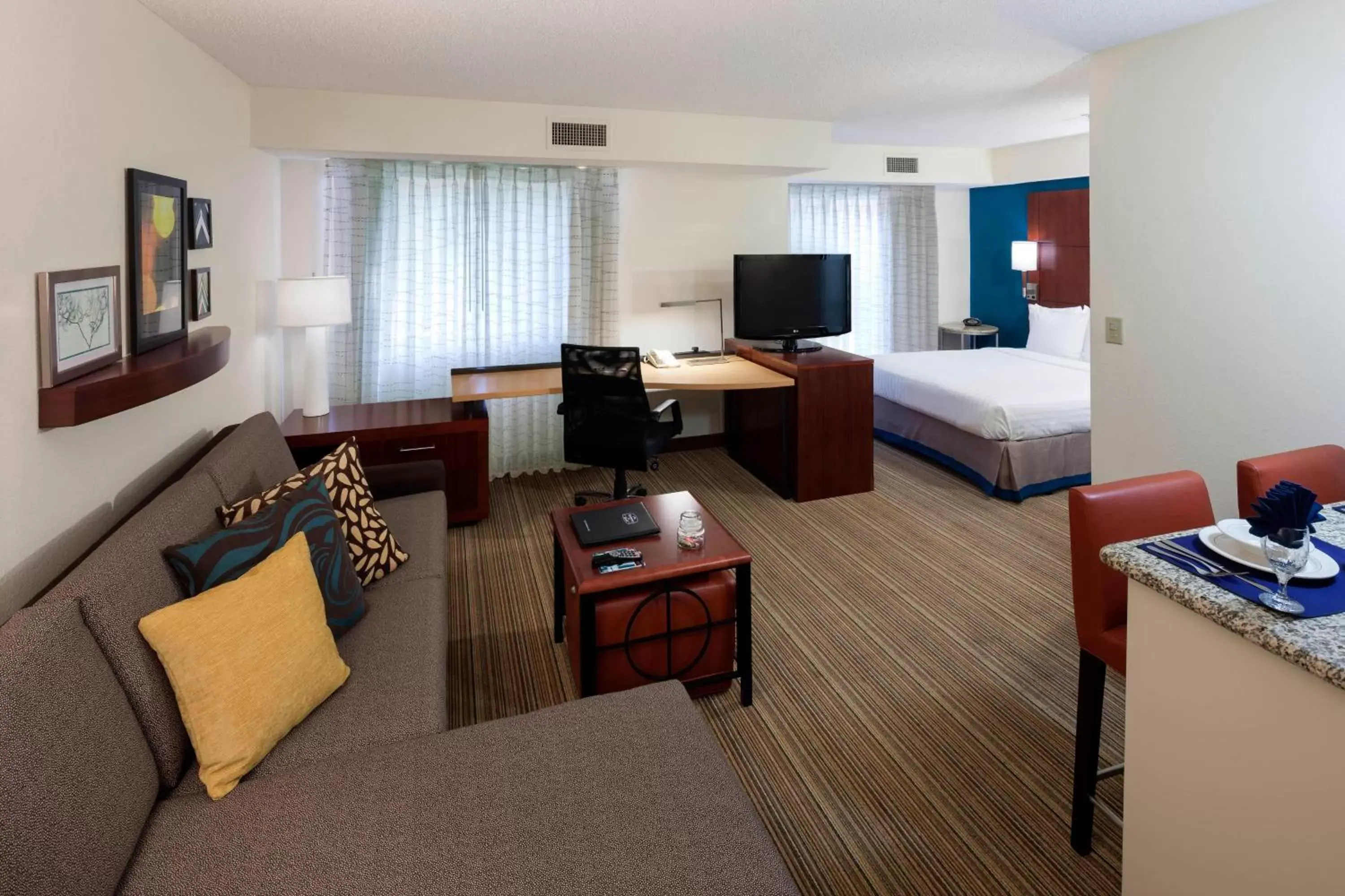 Bedroom, Seating Area in Residence Inn by Marriott San Diego Downtown