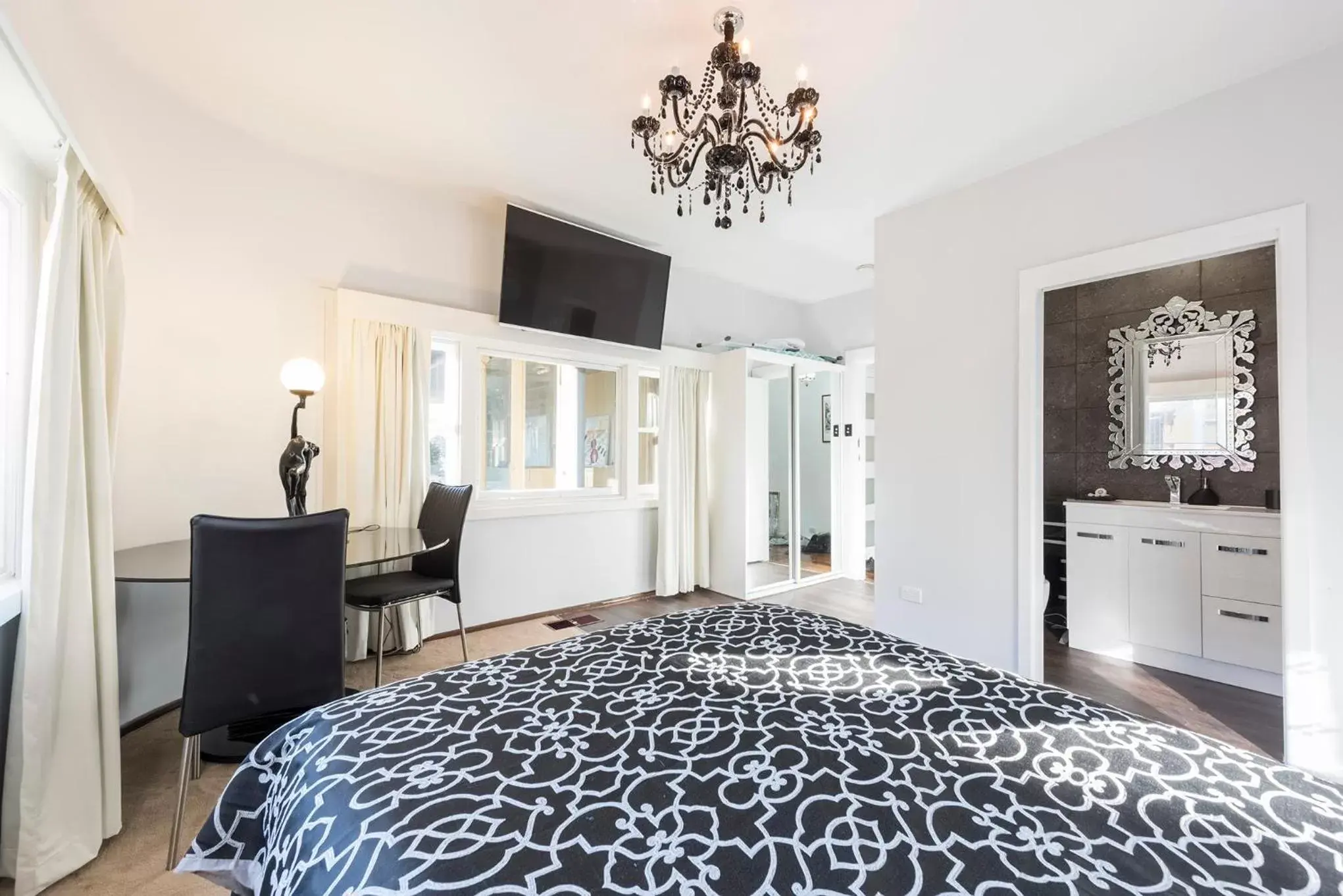 Decorative detail, Bed in Jones On Wilson Boutique B&B Decorative detail, Bed in Jones On Wilson Boutique B&B