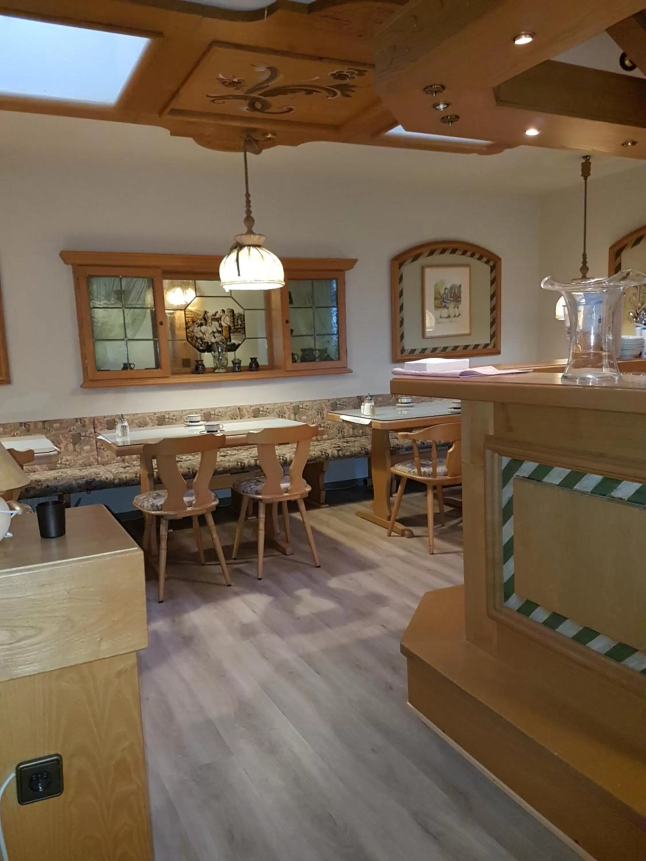 Restaurant/places to eat in Hotel Restaurant Paelzer-Buwe