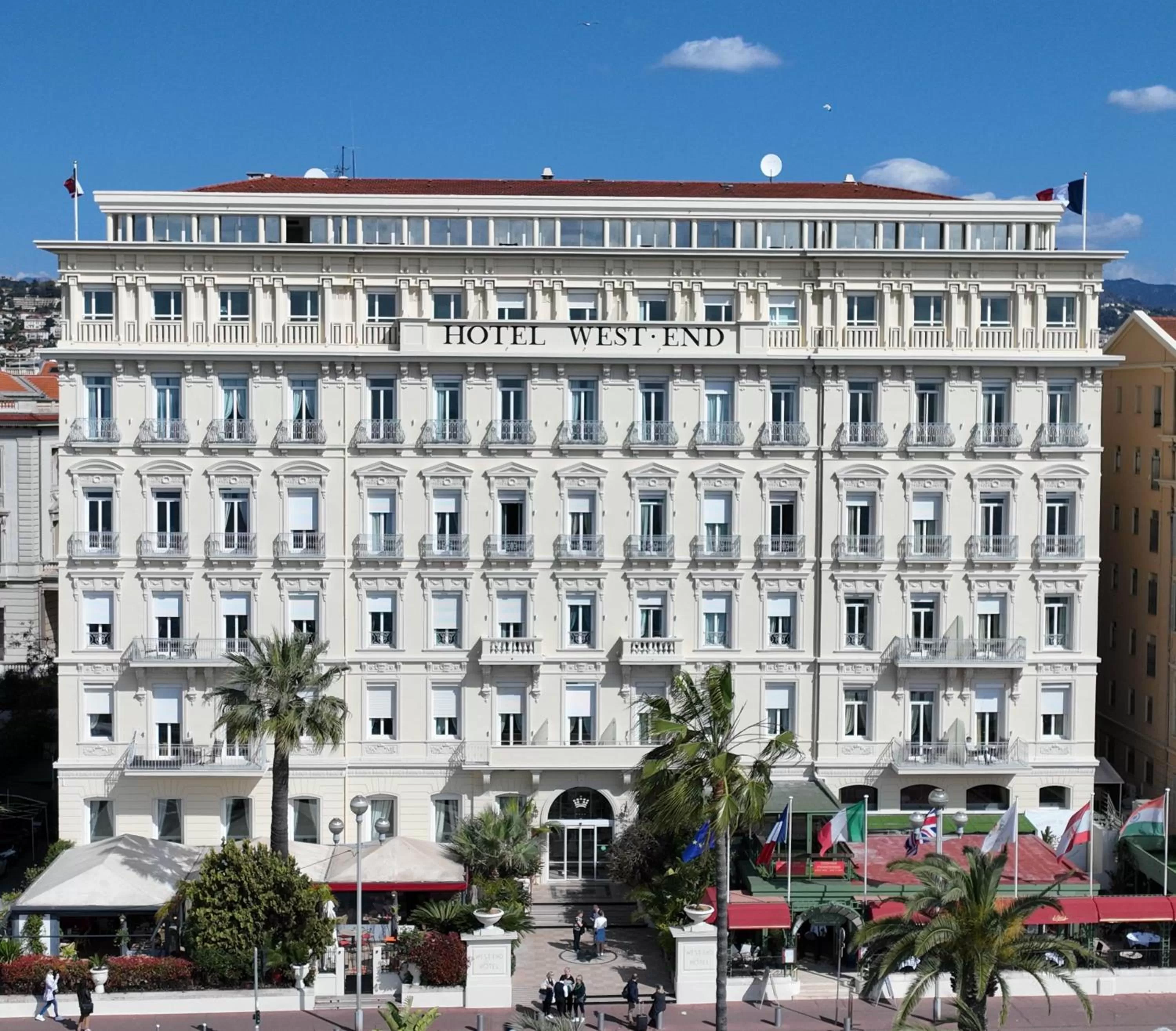 Property building in Hôtel West End Promenade