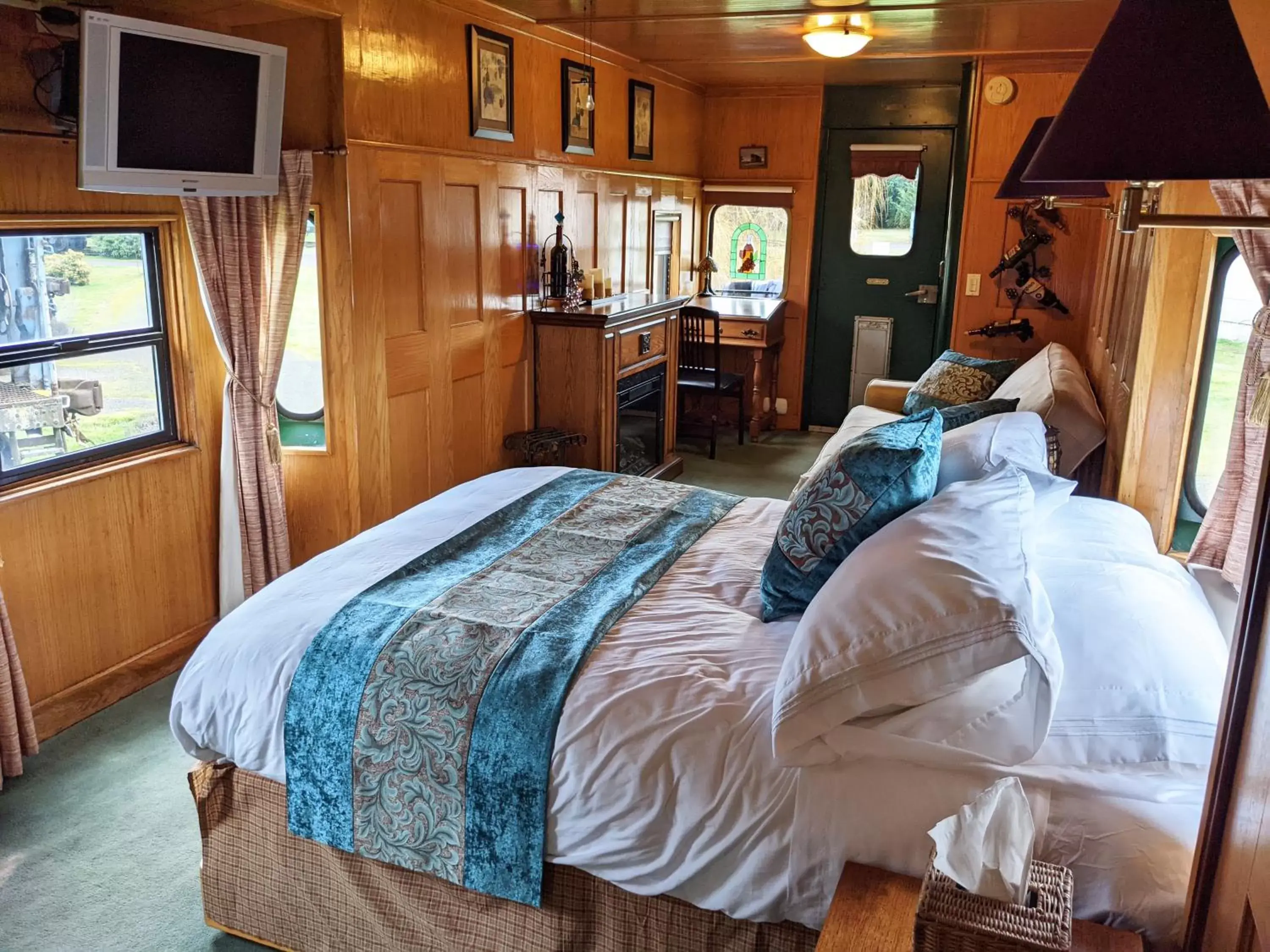 Bedroom, Bed in Olympic Railway Inn