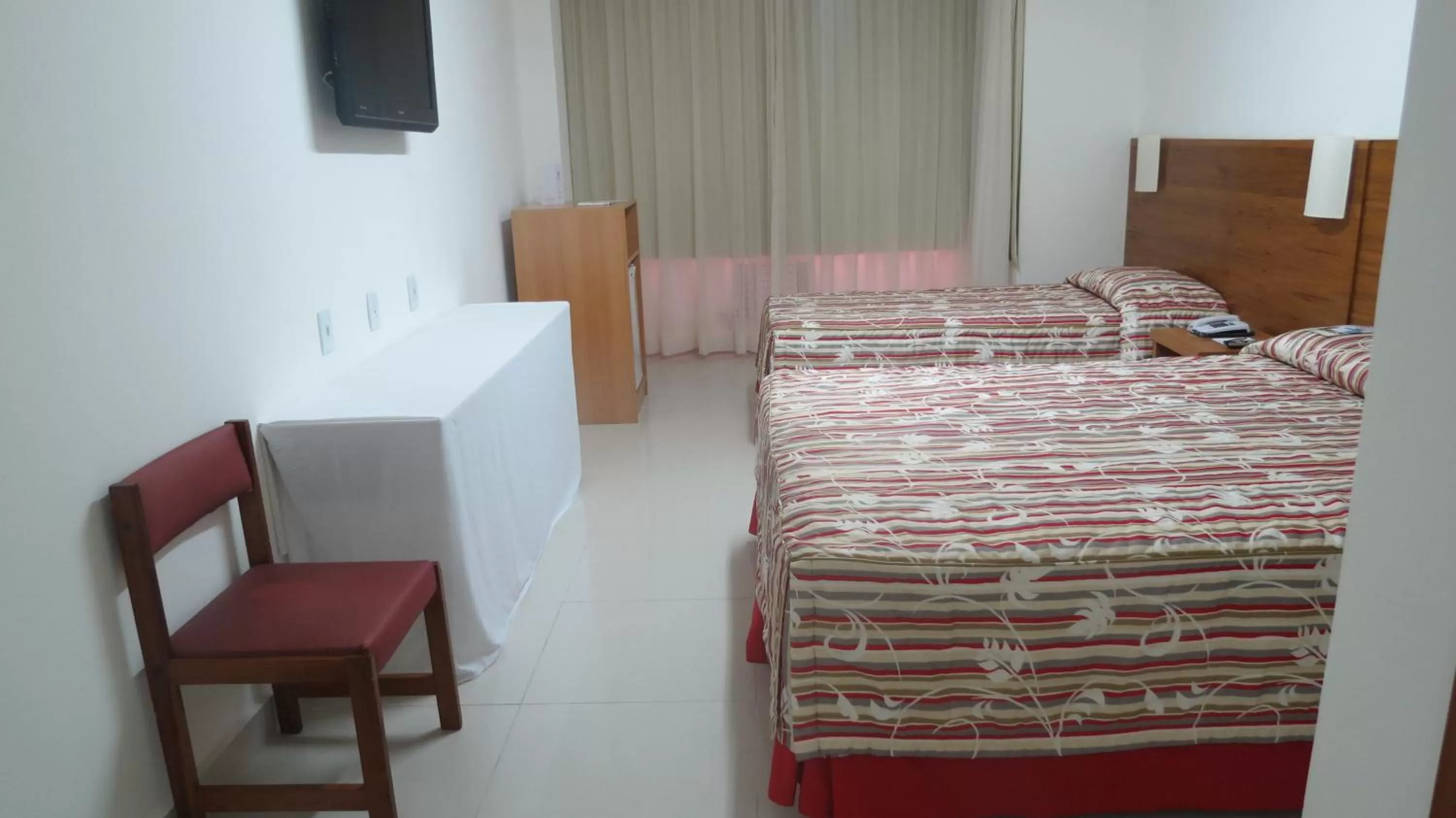 Photo of the whole room, Bed in Atlântico Centro Apartments