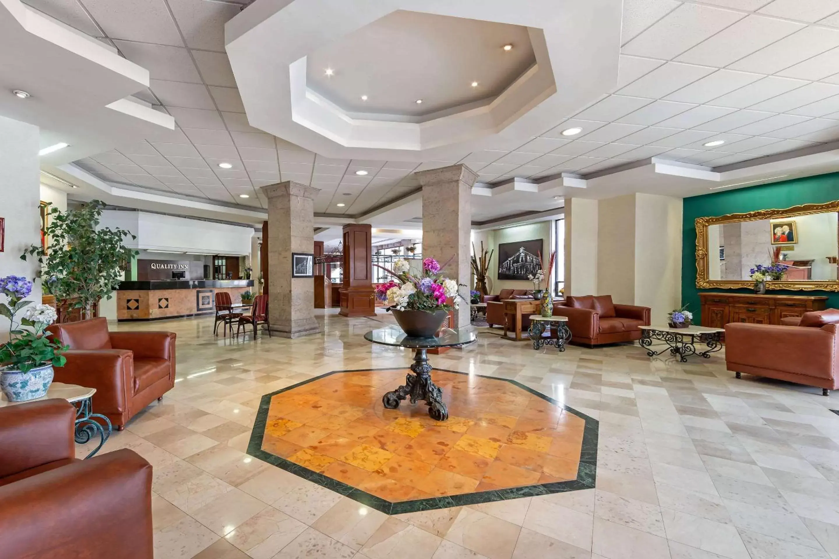 Lobby or reception in Quality Inn Aguascalientes Lobby or reception in Quality Inn Aguascalientes