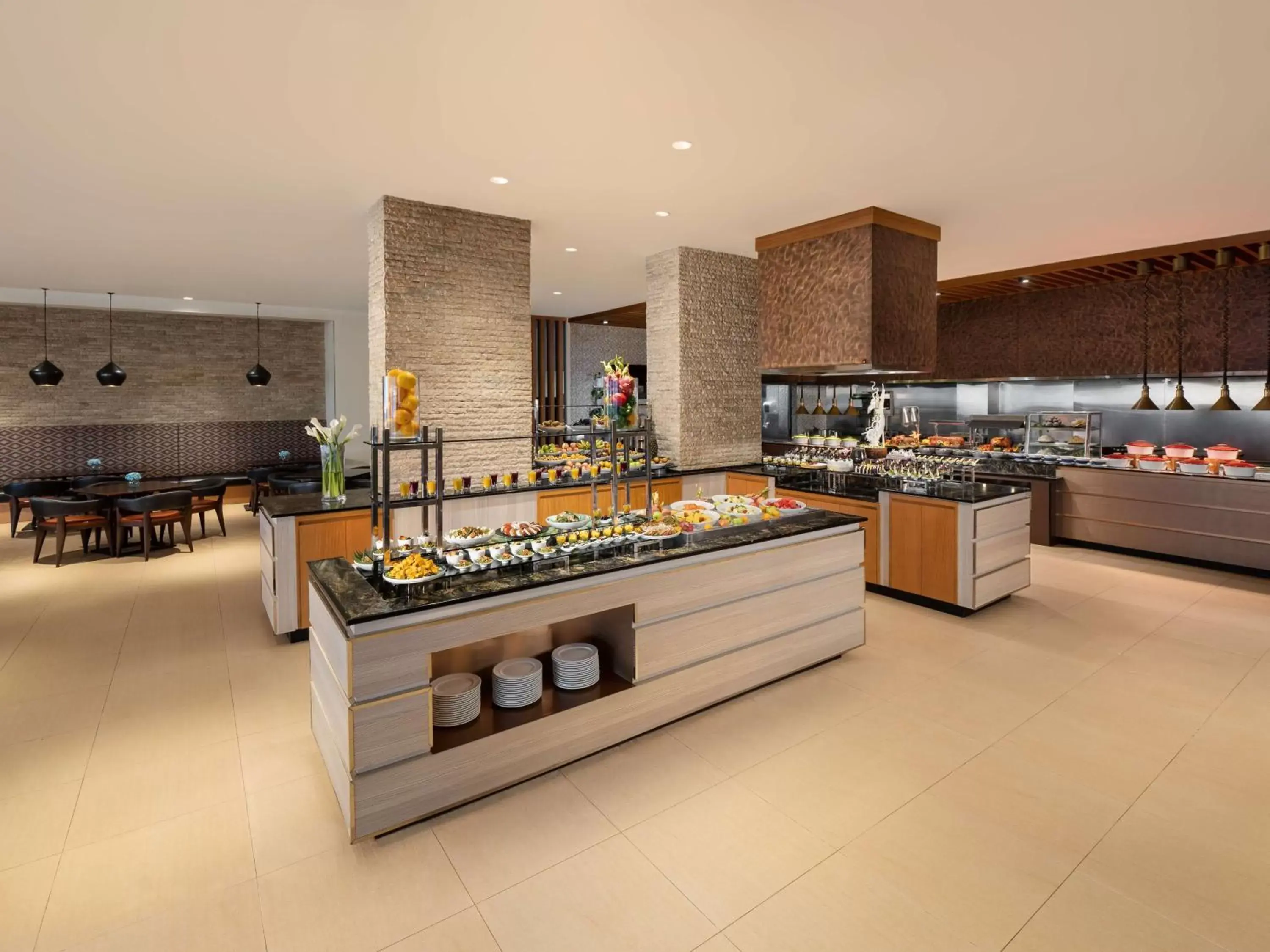 Restaurant/places to eat, Kitchen/Kitchenette in Radisson Golf & Convention Center Batam