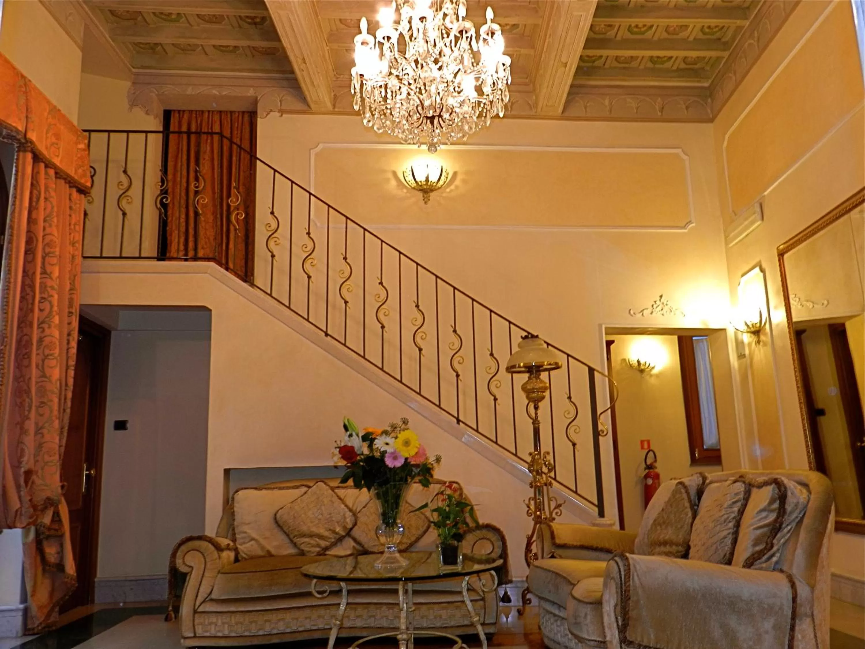 Lobby or reception in Domus Florentiae Hotel
