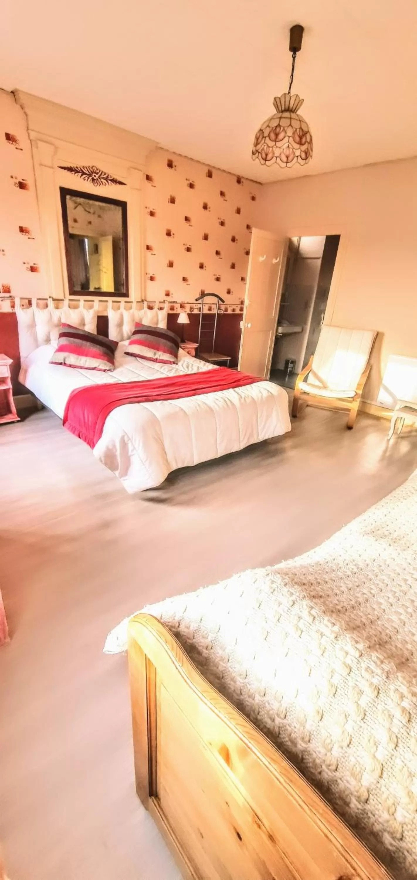 Bedroom in JOYEUX REVEIL