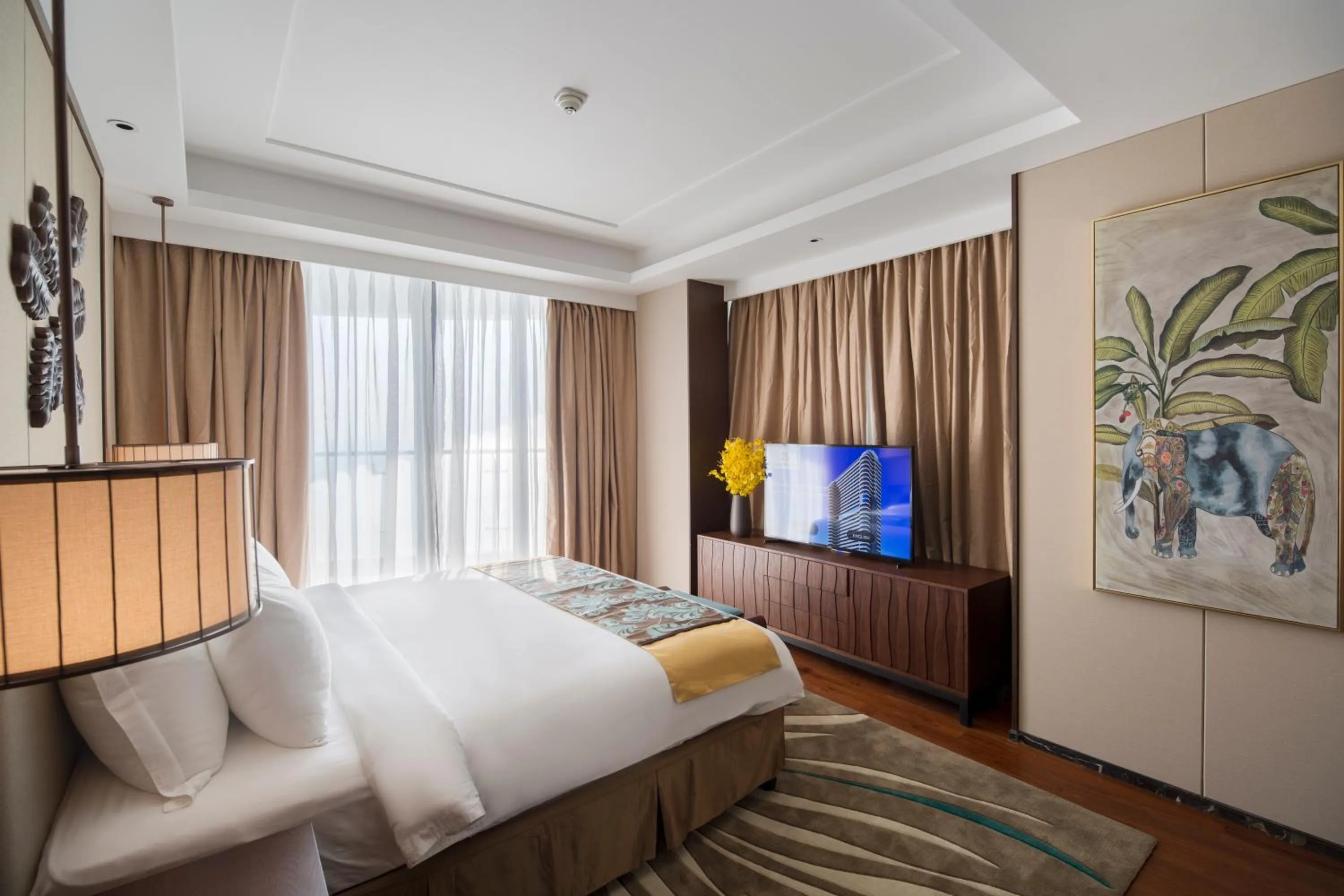 Sea view, TV/Entertainment Center in Sunshine Bay Hotel