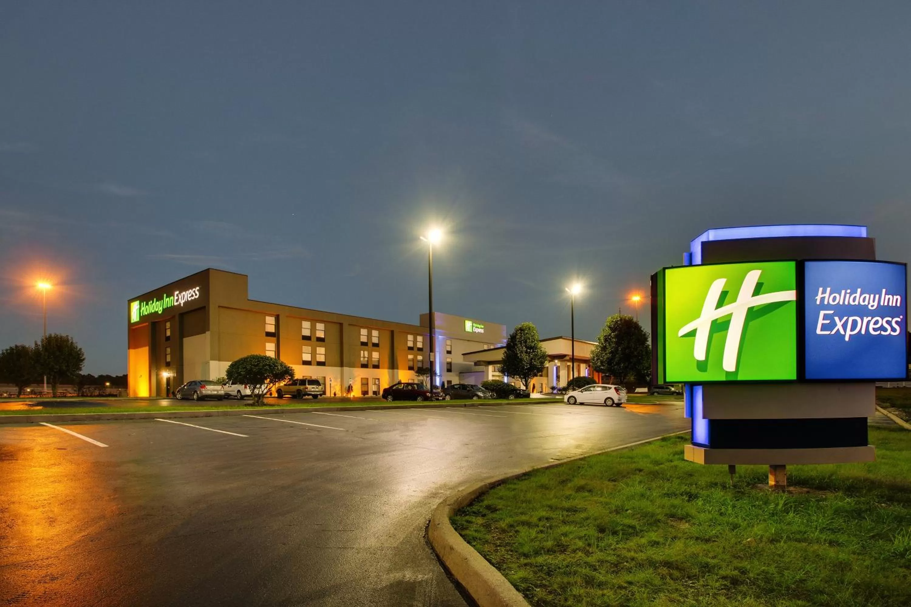 Property building in Holiday Inn Express - Horse Cave by IHG