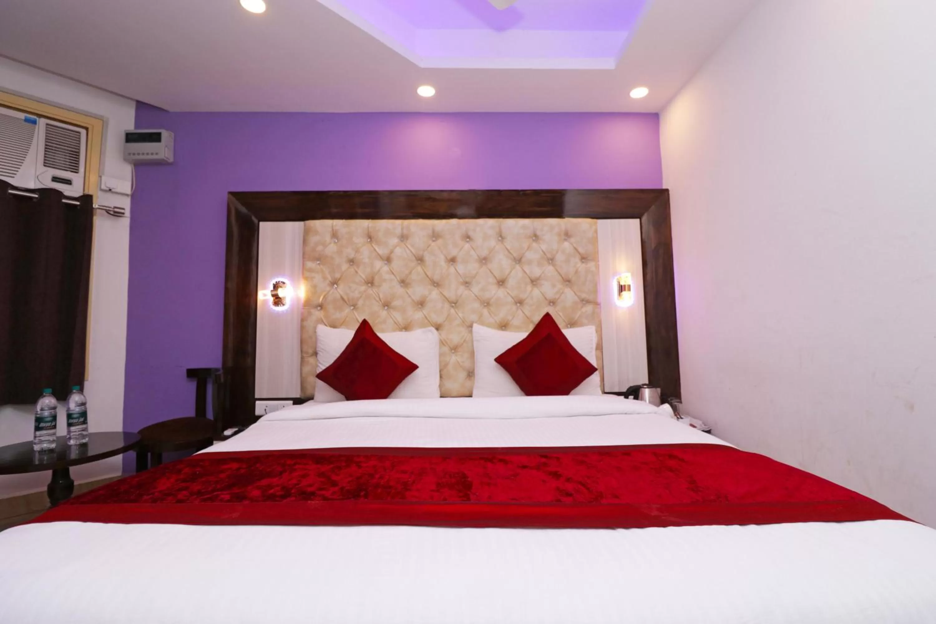 Photo of the whole room, Bed in Airport Hotel Shivaka Inn