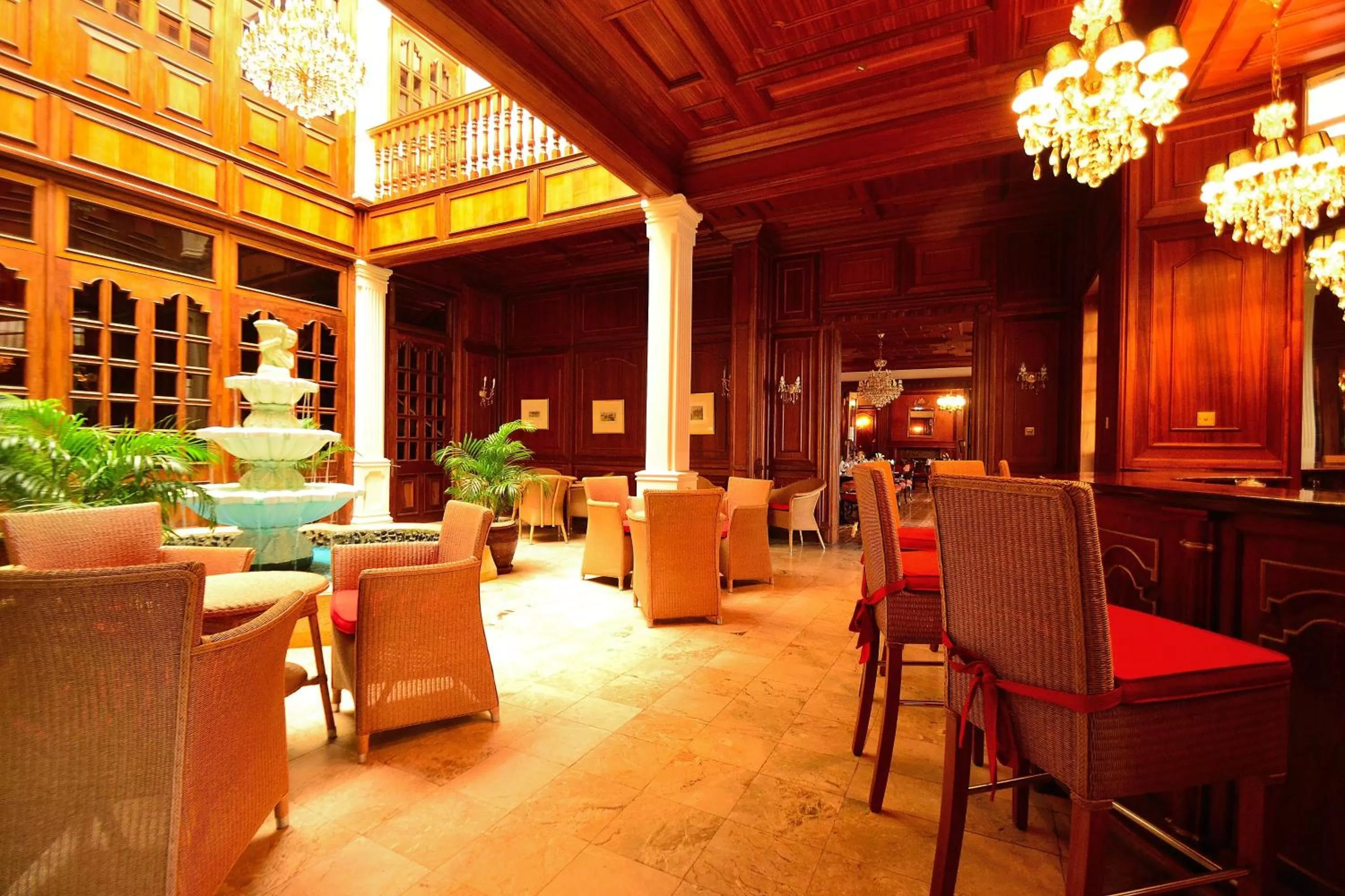 Lounge or bar in Muthu Sovereign Suites & Spa, Limuru Road, Nairobi