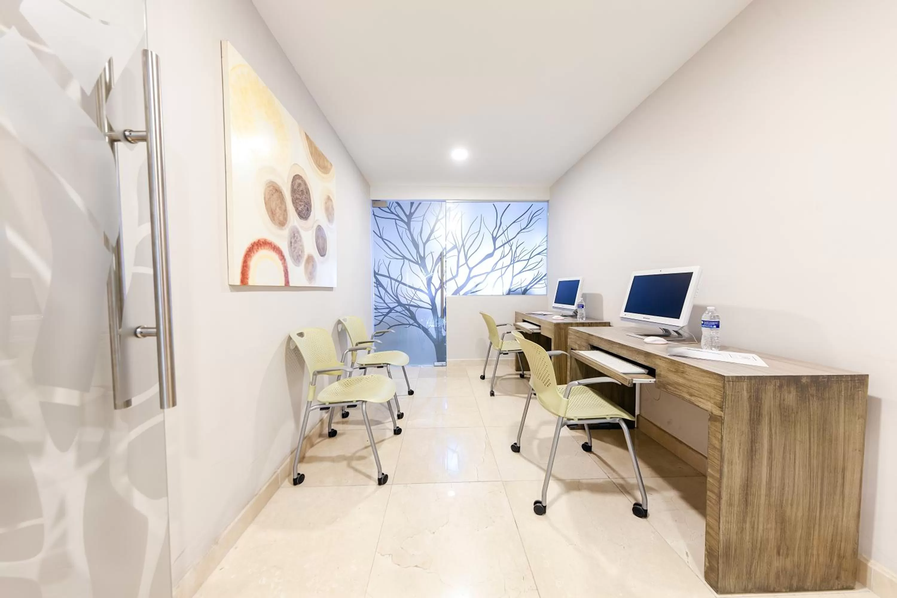 Business facilities in Suites Del Ángel