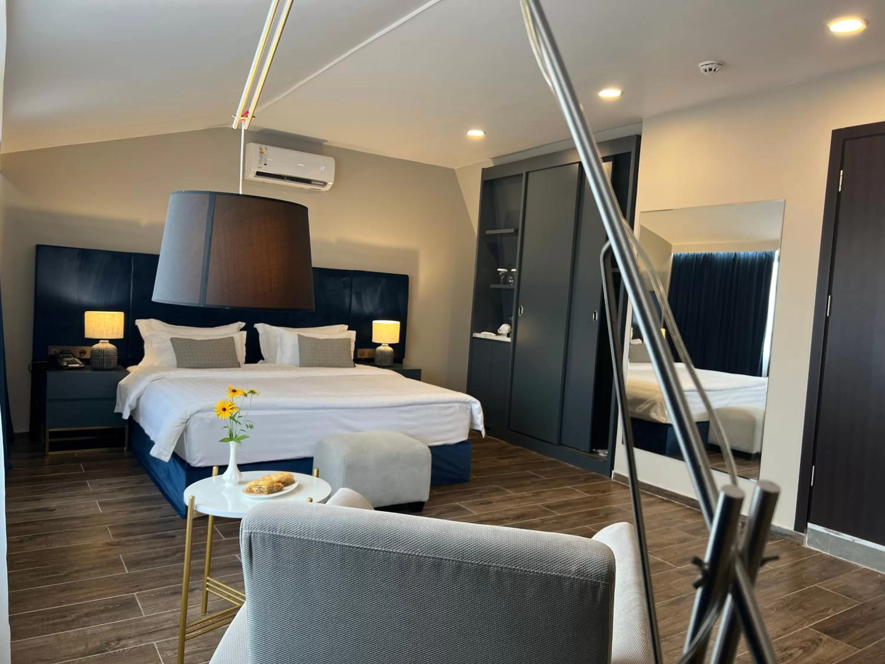 Photo of the whole room, Bed in Hotel Aisi