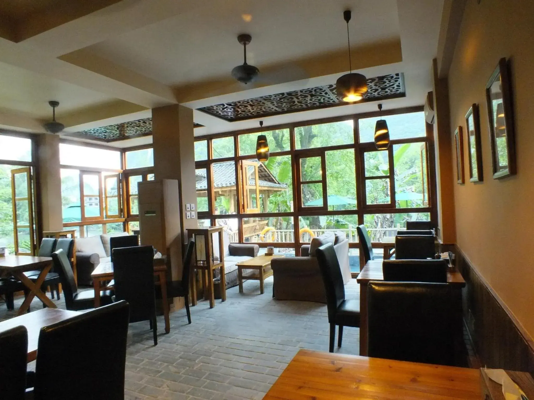 Restaurant/Places to Eat in Yangshuo Moondance Hotel