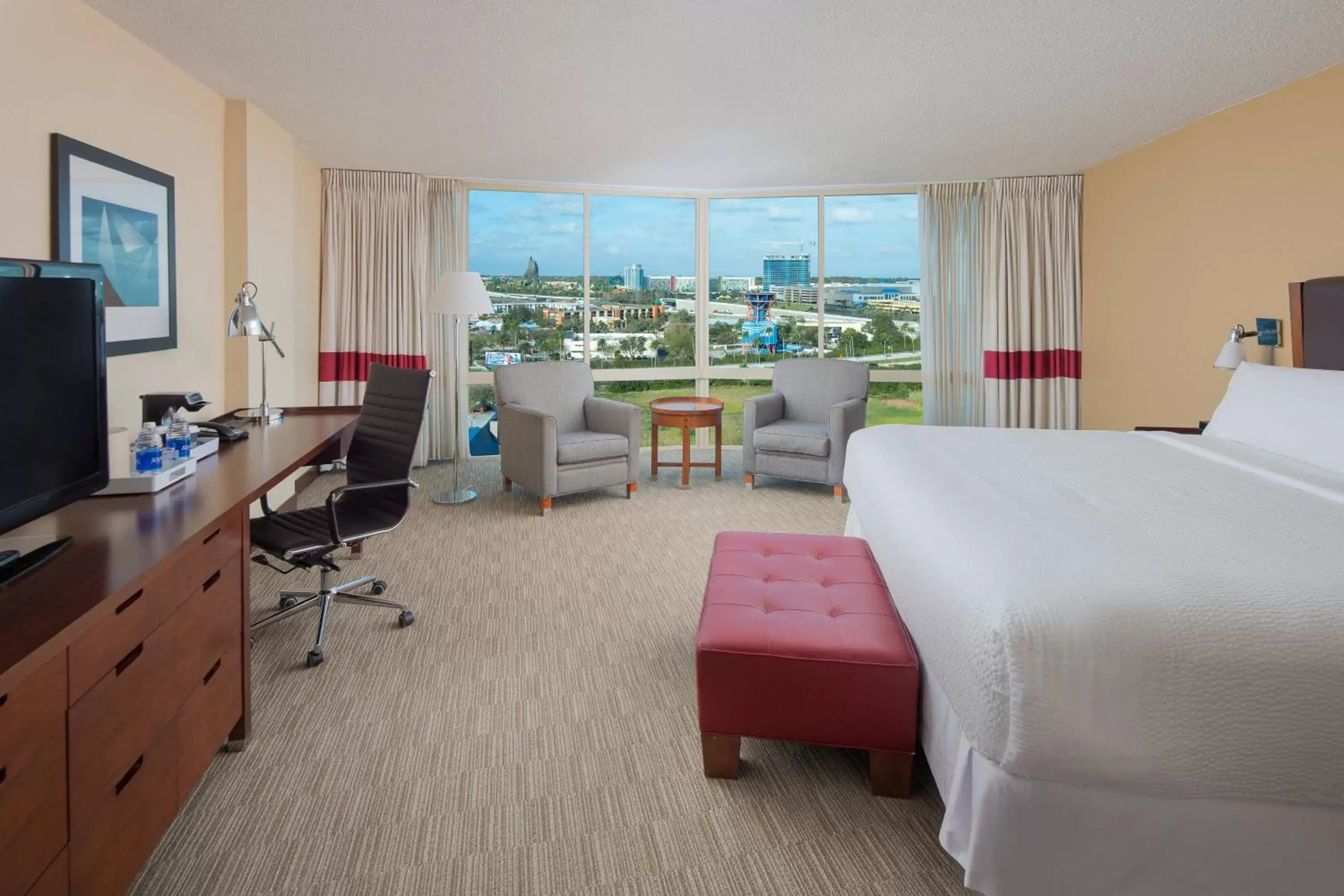 Photo of the whole room in Four Points by Sheraton Orlando International Drive