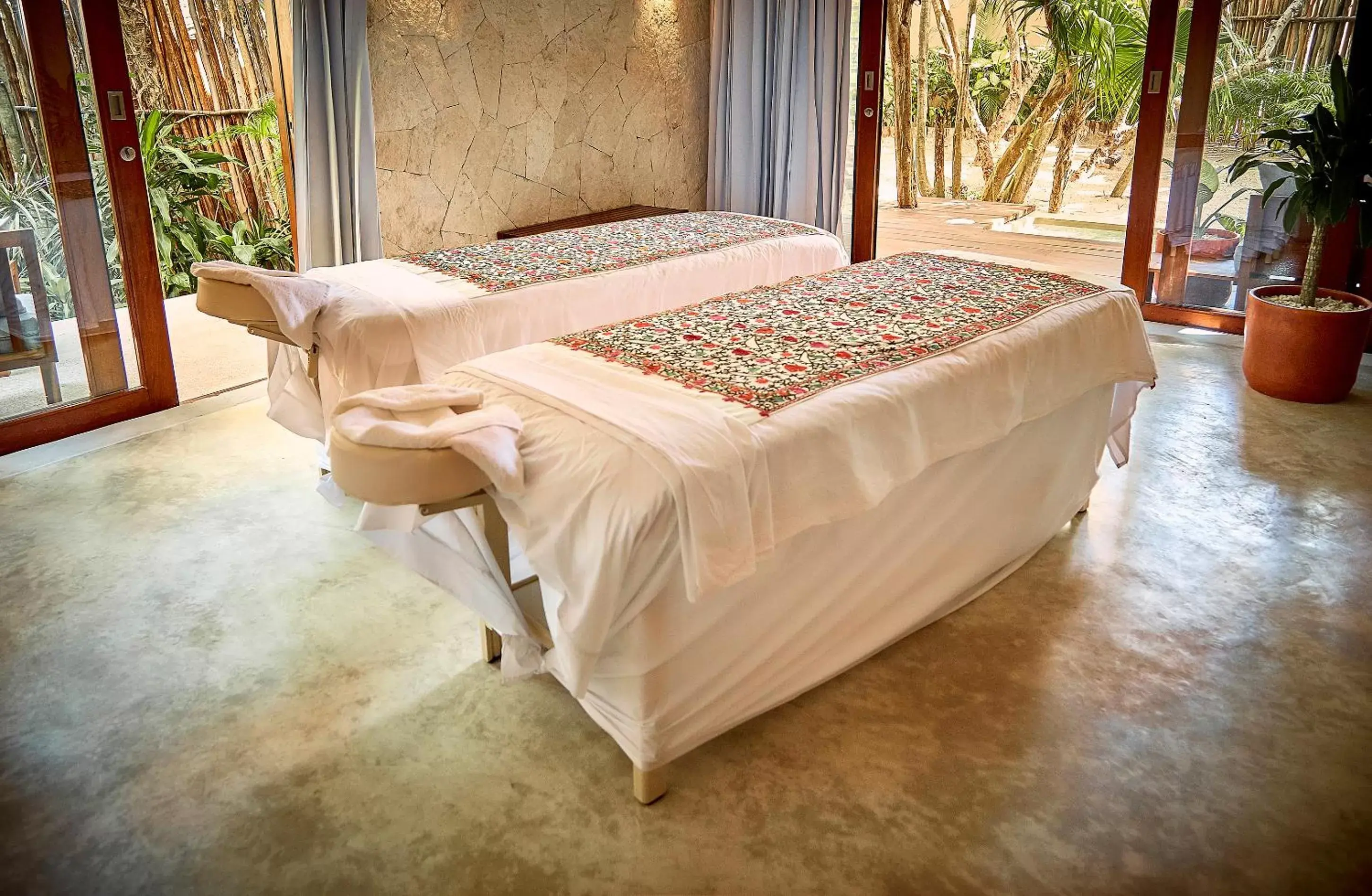 Massage, Bed in La Zebra a Colibri Boutique Hotel