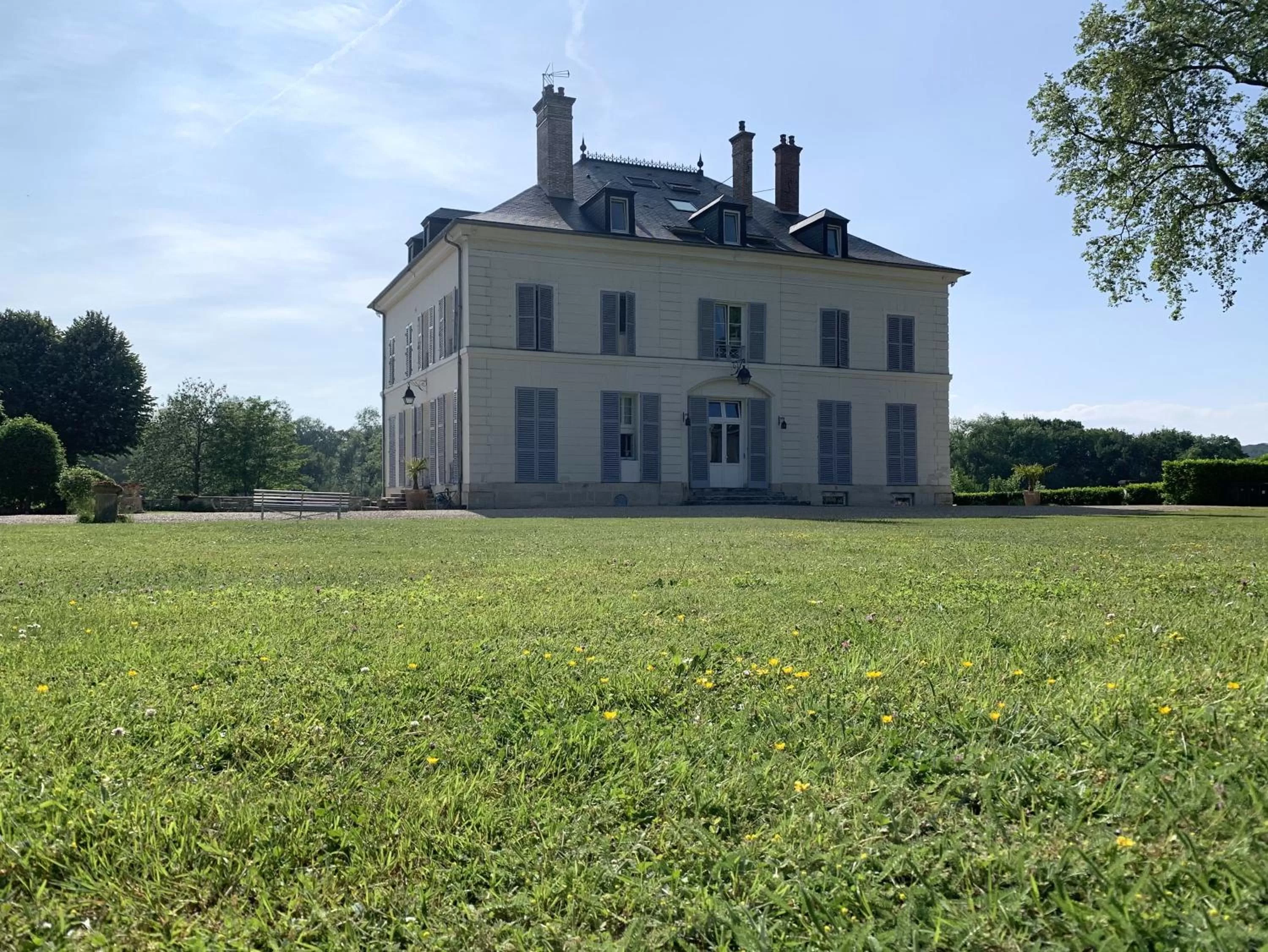 Property building in La Grande Maison
