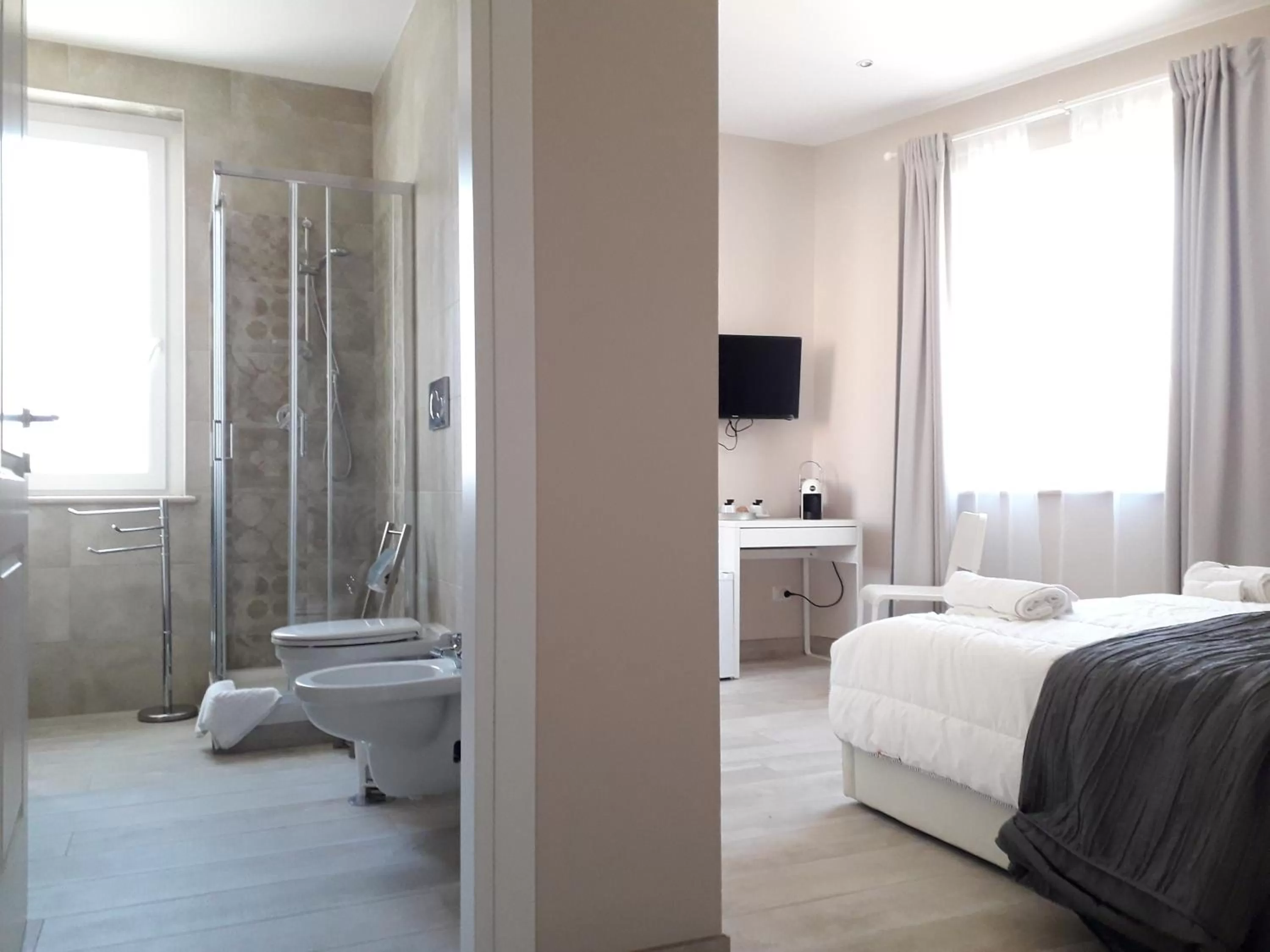 Bed in B&B Purple Italy