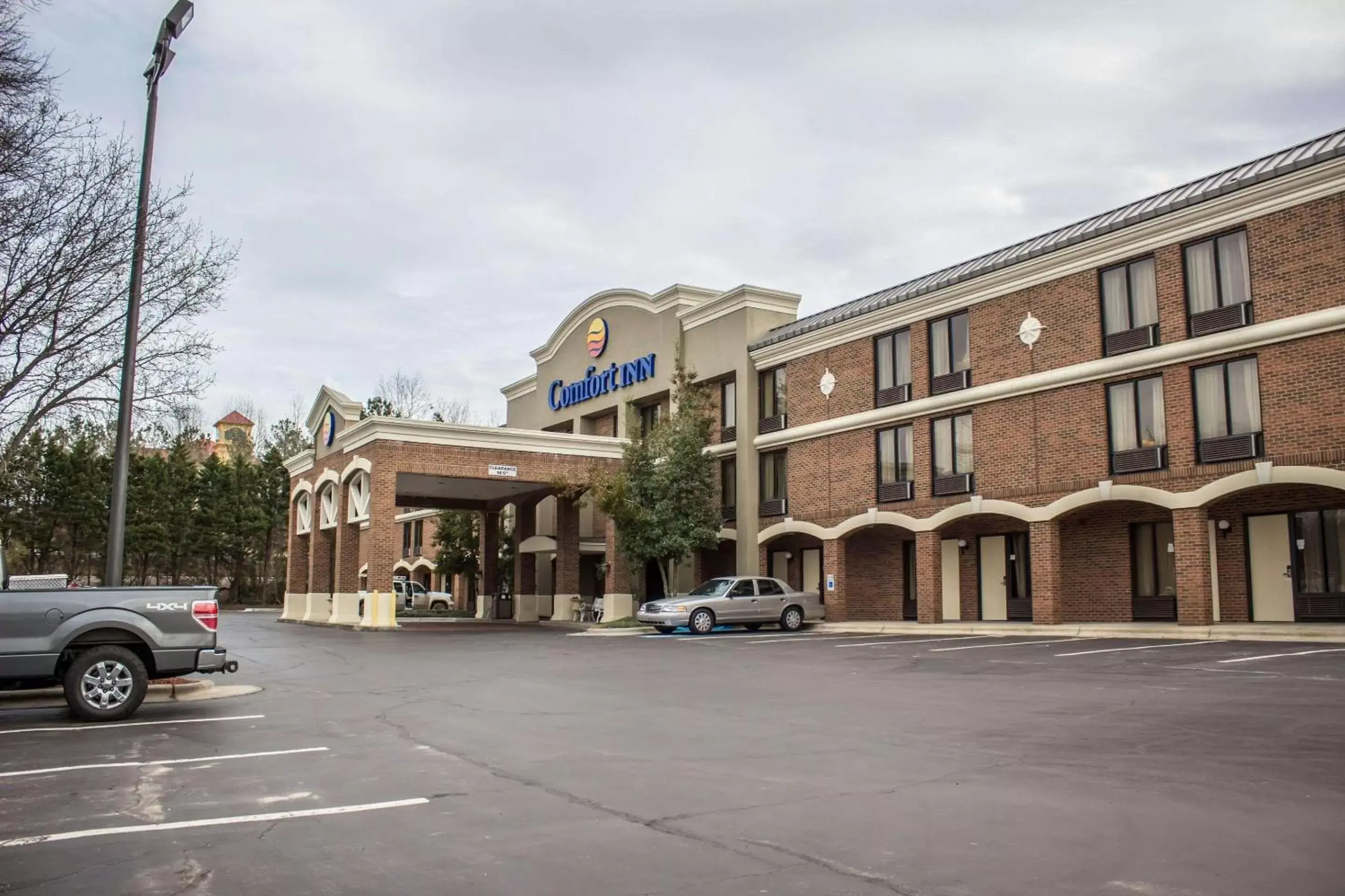 Property Building in Comfort Inn Research Triangle Park