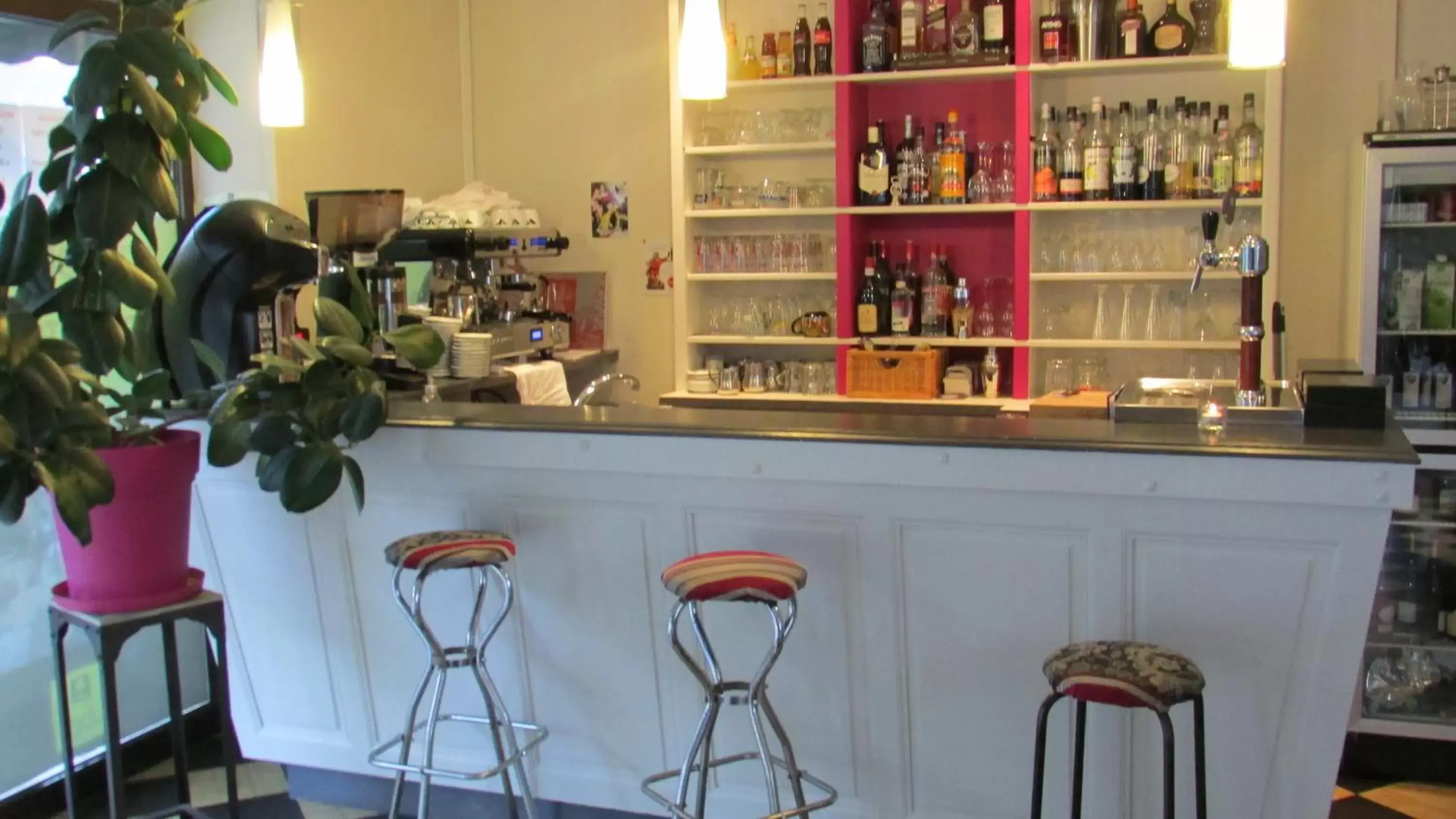 Lounge or bar in Logis Hôtel Au Croissant Lounge or bar in Logis Hôtel Au Croissant