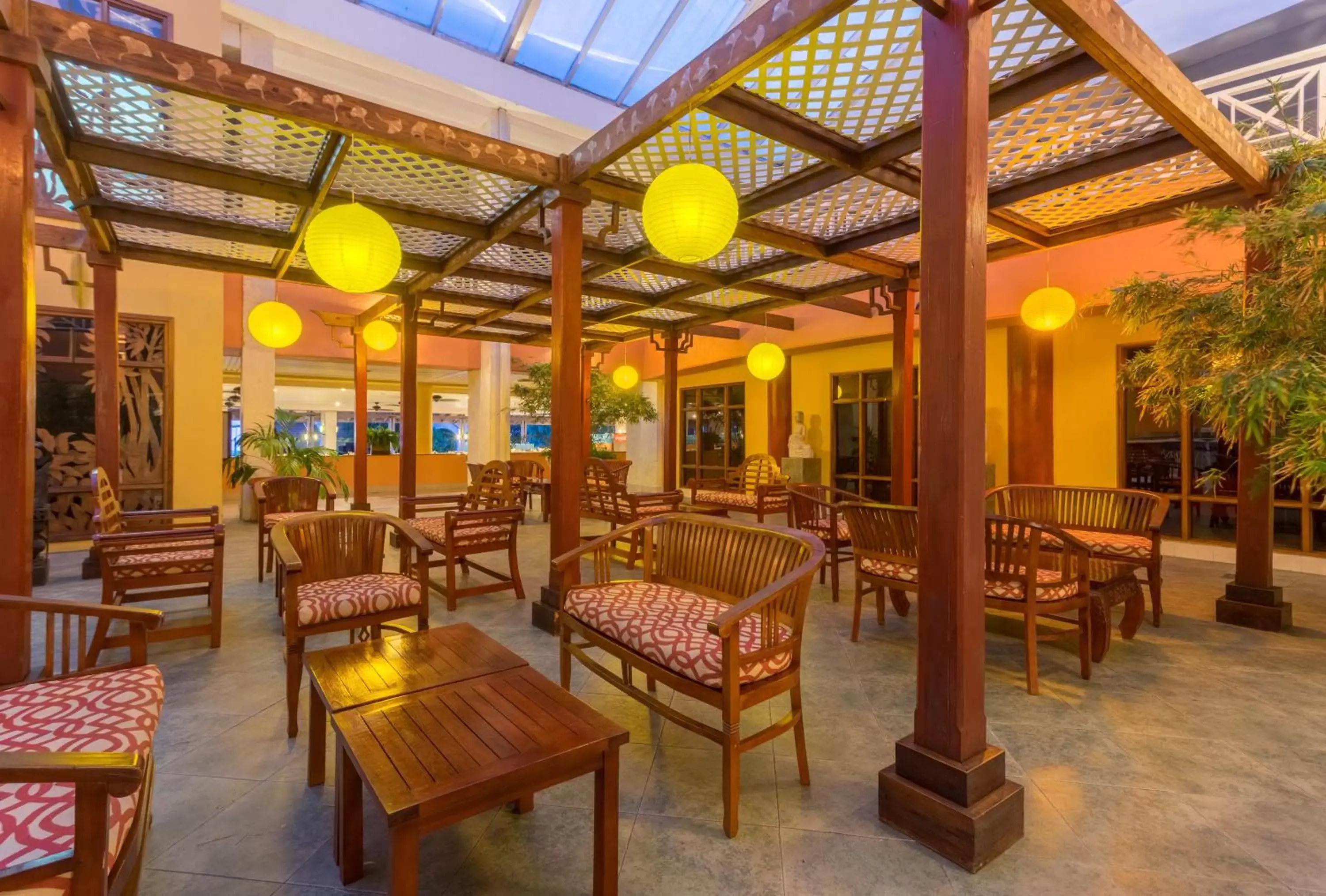 Lobby or reception, Restaurant/Places to Eat in Holiday Inn Resort Montego Bay All Inclusive, an IHG Hotel