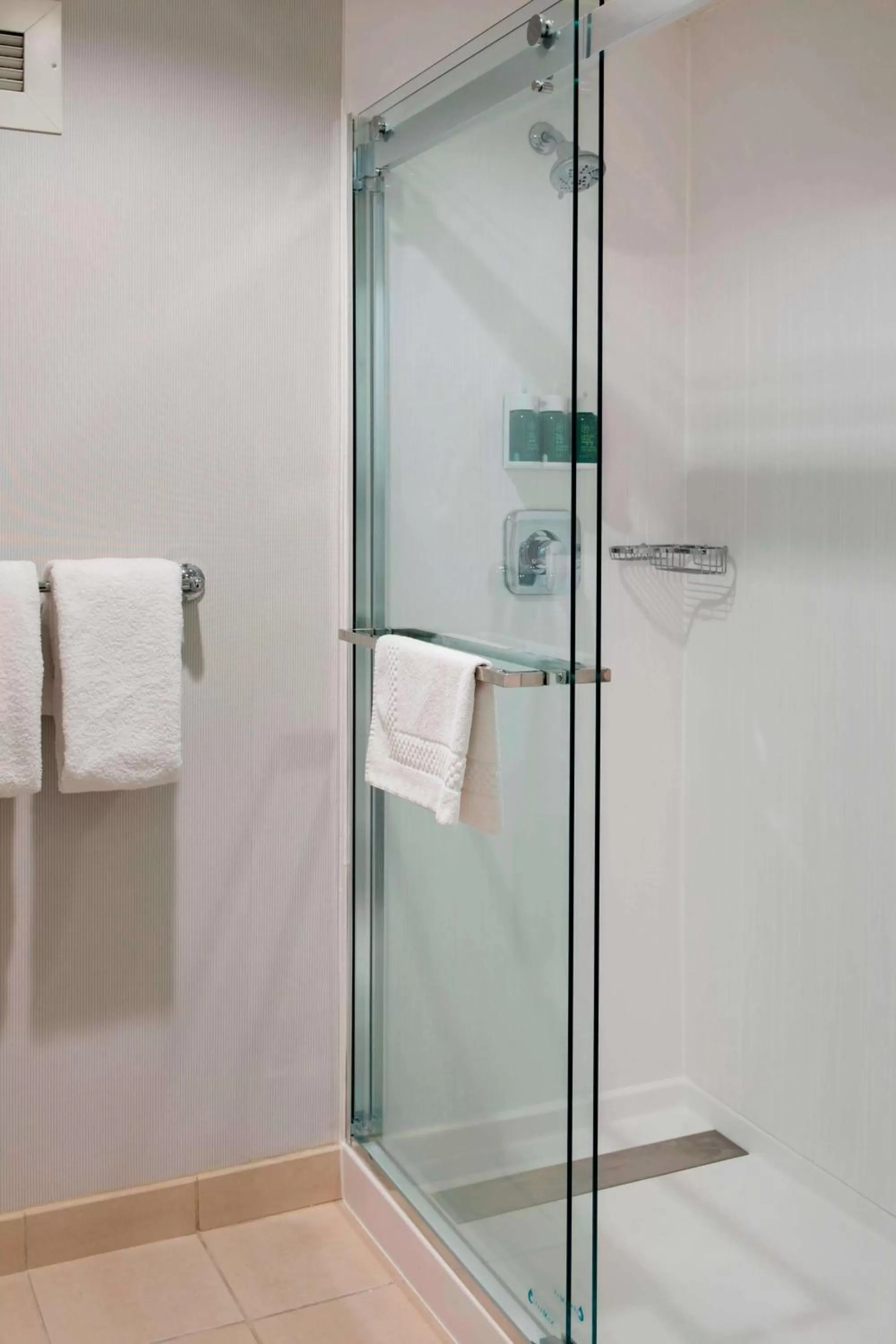 Bathroom in Sonesta Select Whippany Hanover