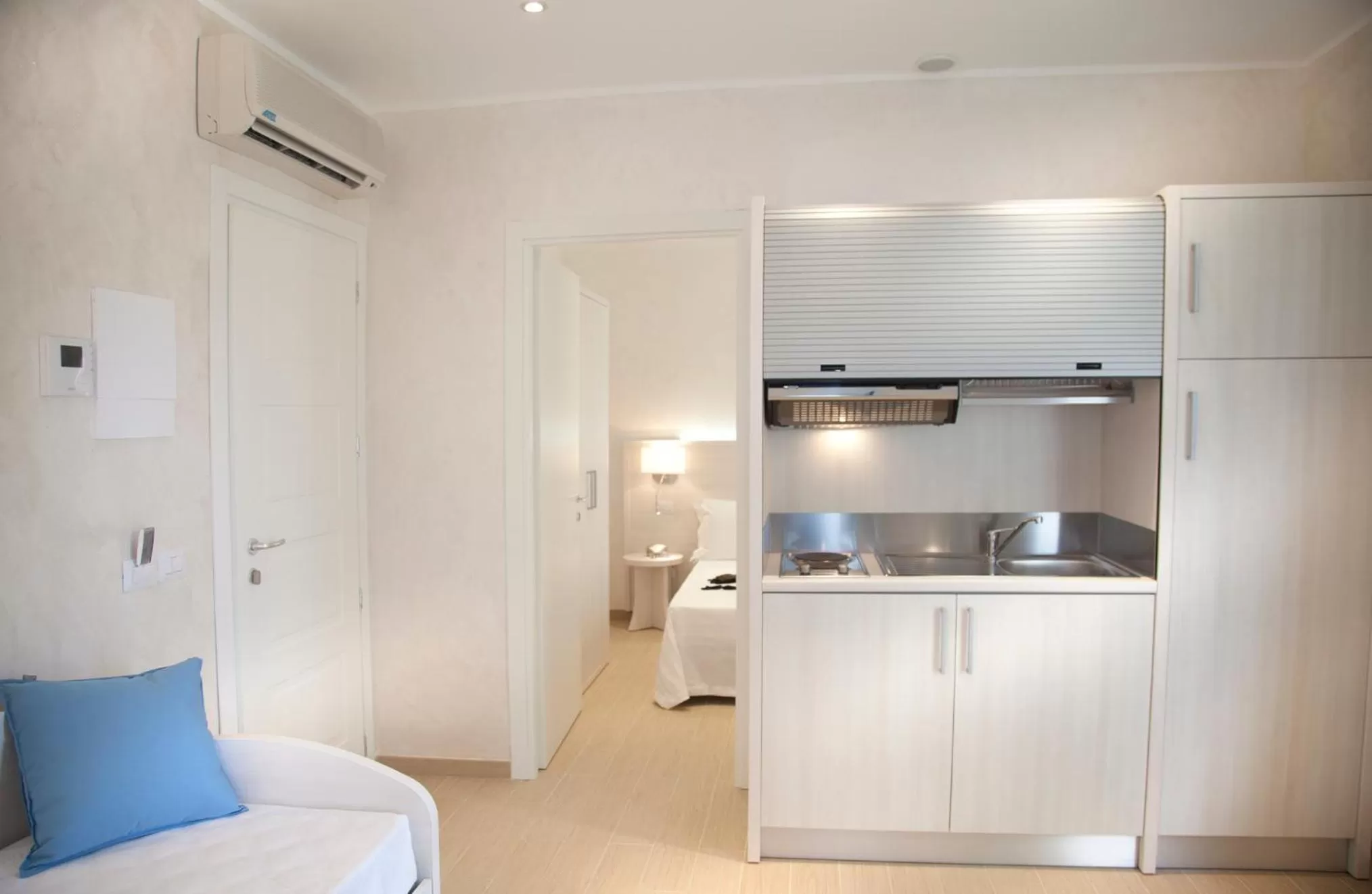 Kitchen or kitchenette, Kitchen/Kitchenette in Marina Beach Suite Hotel