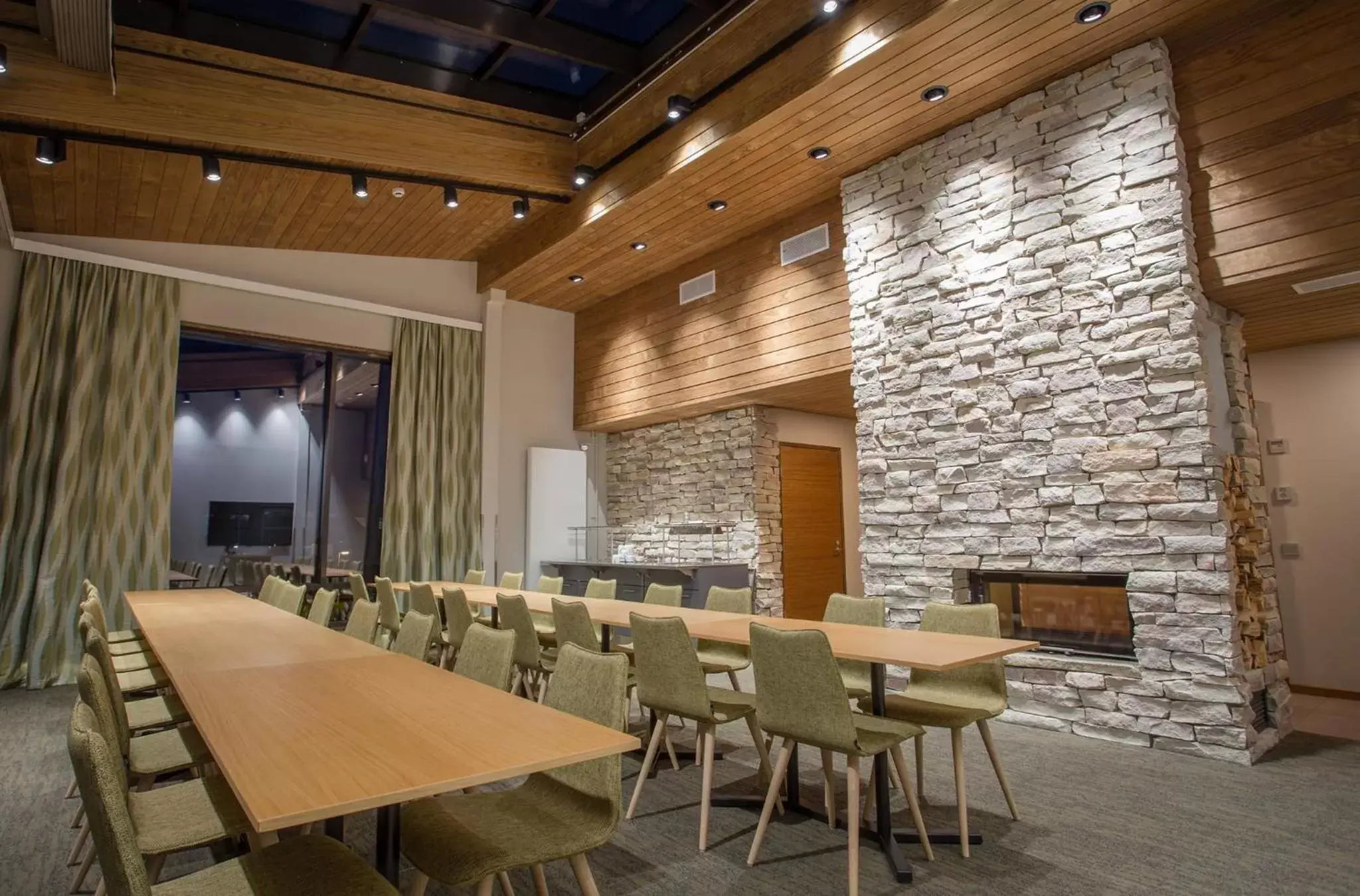 Meeting/conference room, Restaurant/Places to Eat in Kultahippu Hotel & Apartments