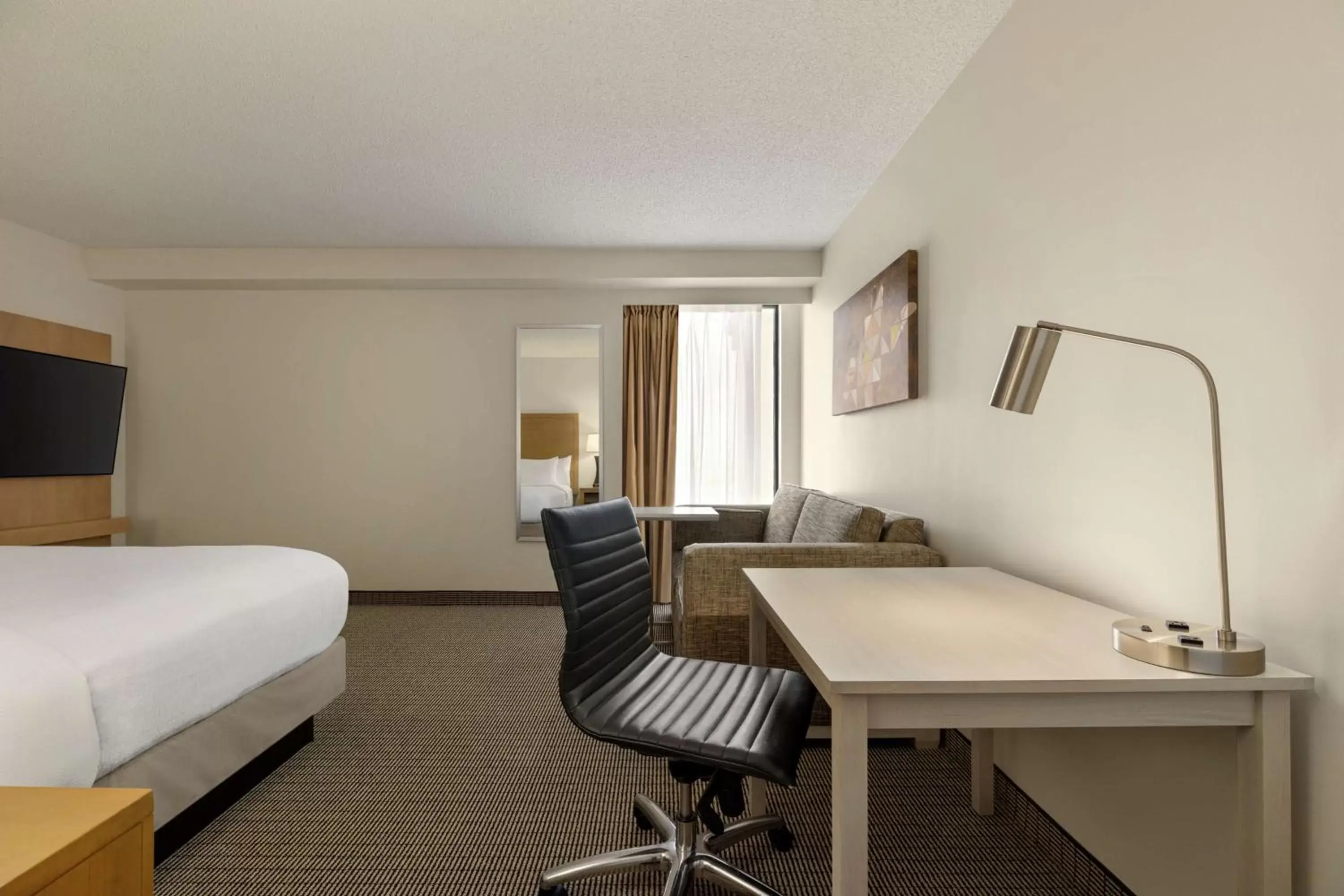 Bedroom in Embassy Suites by Hilton Denver International Airport