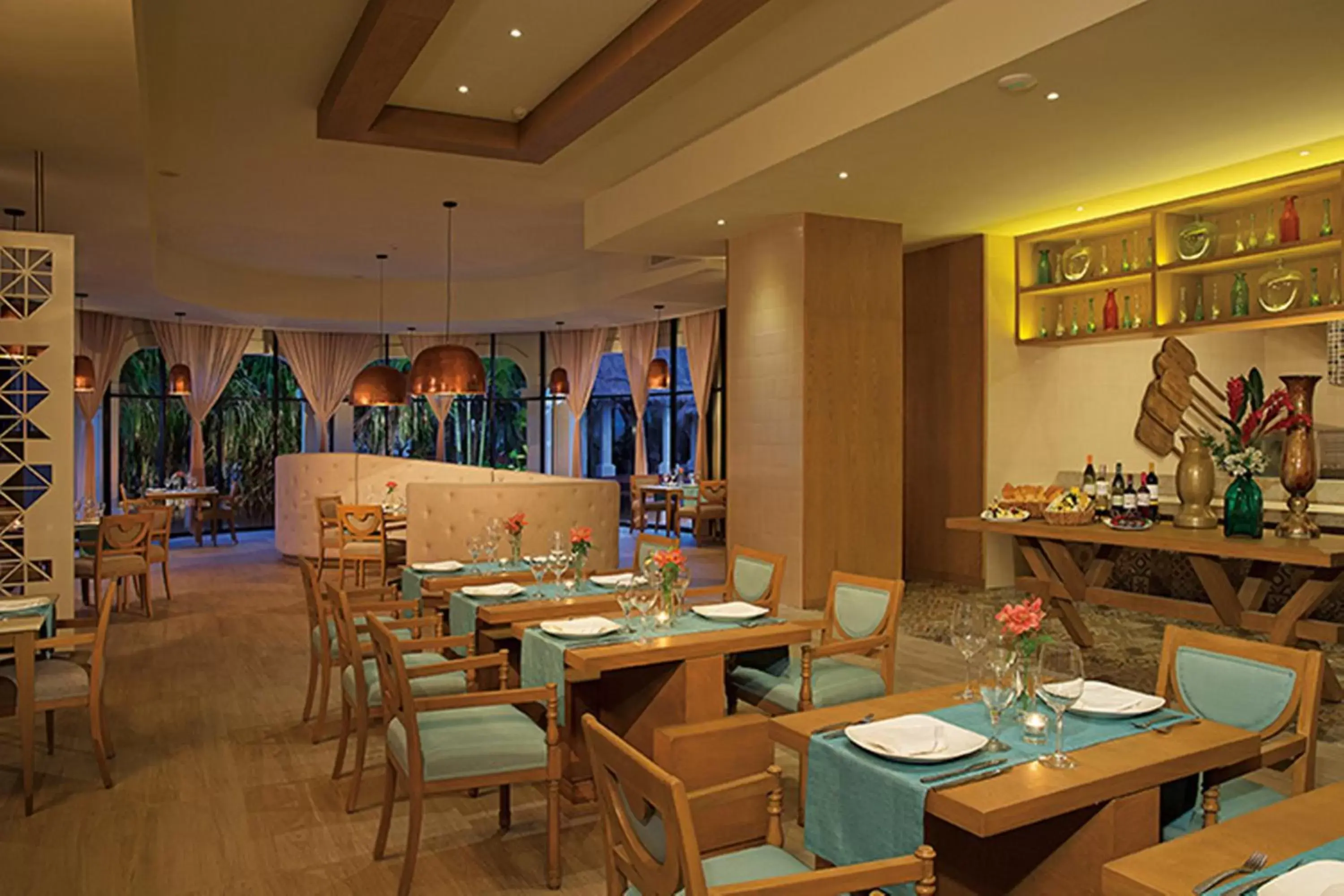 Restaurant/places to eat in Dreams Sapphire Resort & Spa Restaurant/places to eat in Dreams Sapphire Resort & Spa